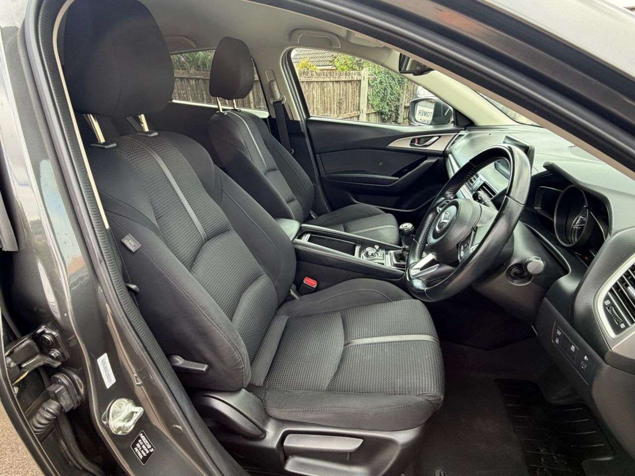 A 2018 MAZDA MAZDA3 2.0 SKYACTIV-G SE-L Nav Hatchback 5dr Petrol Manual Euro 6 (s/s) (121 ps) A 2018 MAZDA MAZDA3 2.0 SKYACTIV-G SE-L Nav Hatchback 5dr Petrol Manual Euro 6 (s/s) (121 ps)