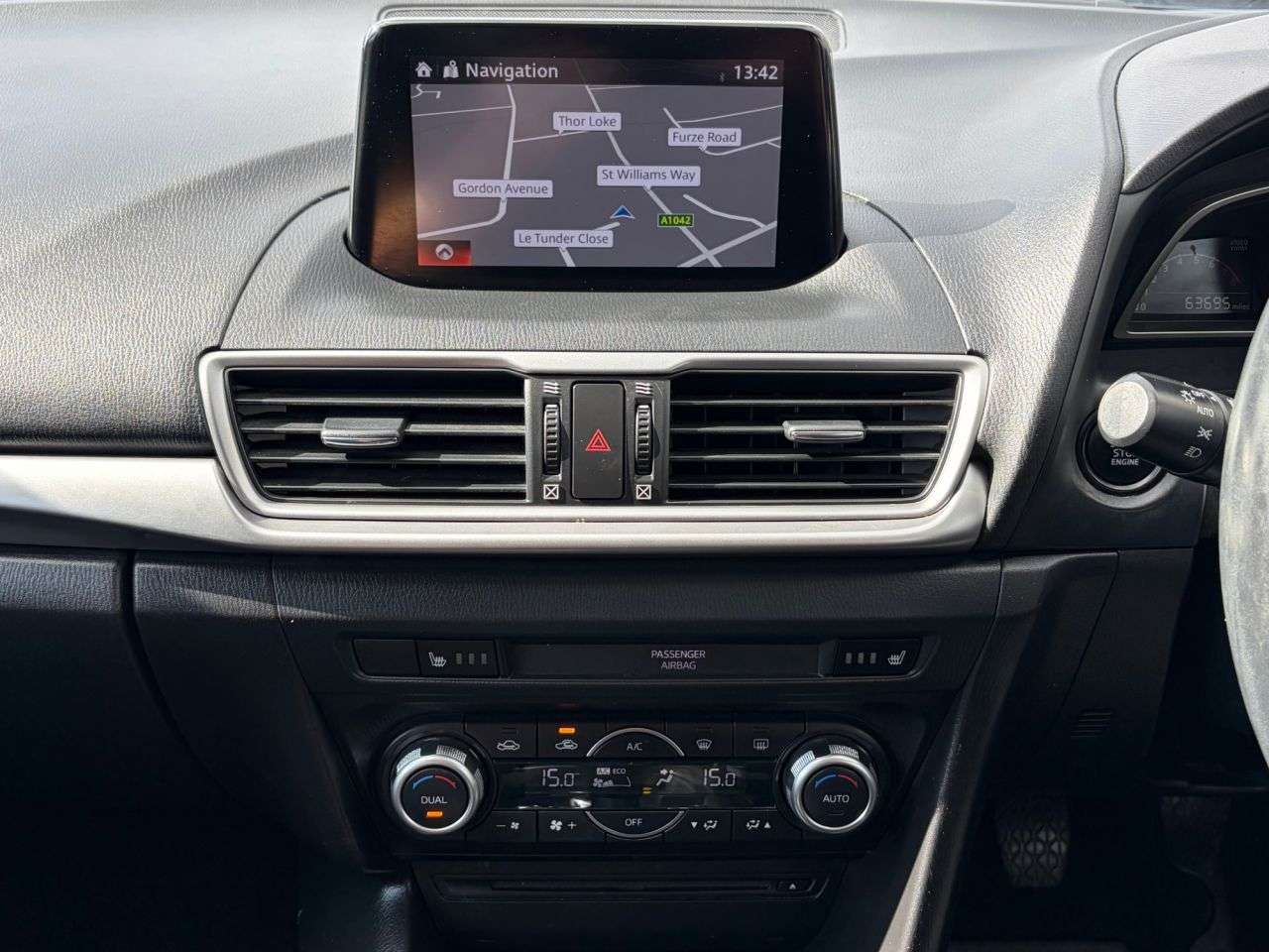 A 2018 MAZDA MAZDA3 2.0 SKYACTIV-G SE-L Nav Hatchback 5dr Petrol Manual Euro 6 (s/s) (121 ps) A 2018 MAZDA MAZDA3 2.0 SKYACTIV-G SE-L Nav Hatchback 5dr Petrol Manual Euro 6 (s/s) (121 ps)