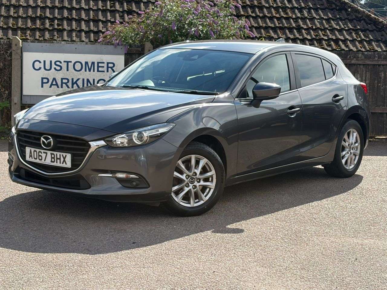 A 2018 MAZDA MAZDA3 2.0 SKYACTIV-G SE-L Nav Hatchback 5dr Petrol Manual Euro 6 (s/s) (121 ps) A 2018 MAZDA MAZDA3 2.0 SKYACTIV-G SE-L Nav Hatchback 5dr Petrol Manual Euro 6 (s/s) (121 ps)