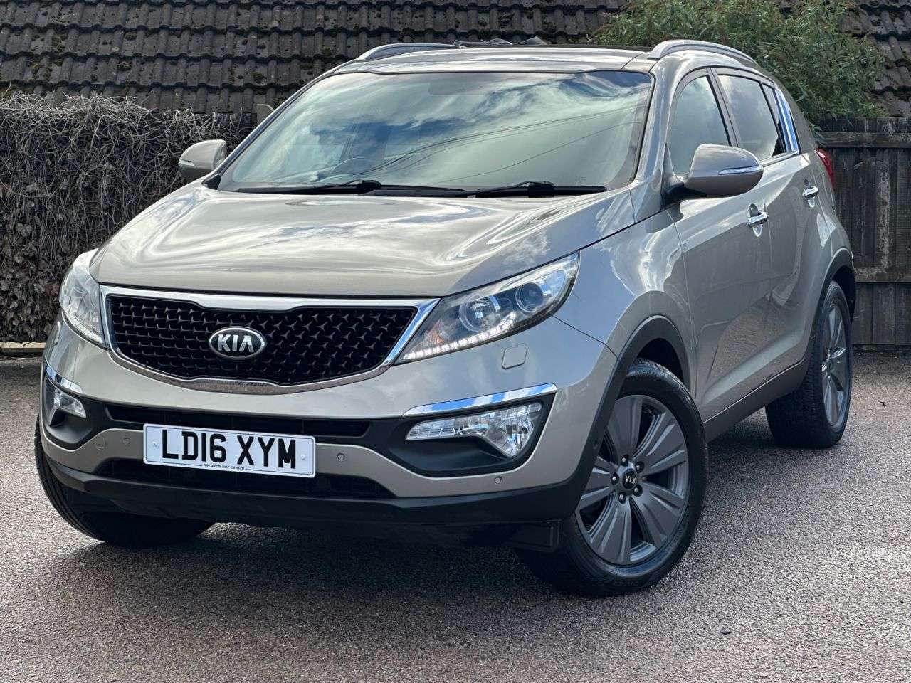 A 2016 KIA SPORTAGE 1.7 CRDi EcoDynamics 4 SUV 5dr Diesel Manual 2WD Euro 6 (s/s) (114 bhp) A 2016 KIA SPORTAGE 1.7 CRDi EcoDynamics 4 SUV 5dr Diesel Manual 2WD Euro 6 (s/s) (114 bhp)
