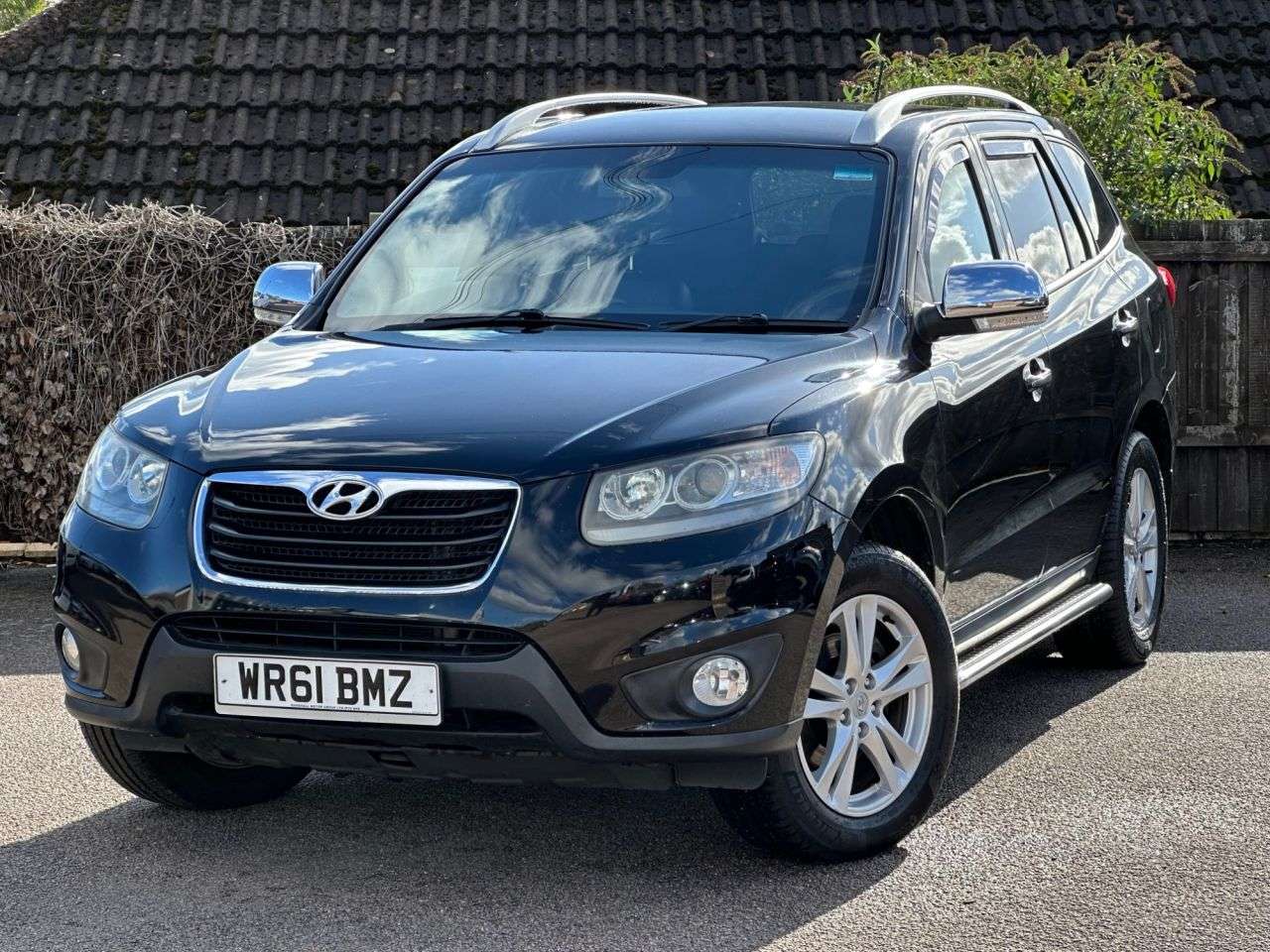 A 2011 HYUNDAI SANTA FE 2.2 CRDi Premium SUV 5dr Diesel Auto 4WD Euro 5 (7 seat) (194 bhp) A 2011 HYUNDAI SANTA FE 2.2 CRDi Premium SUV 5dr Diesel Auto 4WD Euro 5 (7 seat) (194 bhp)