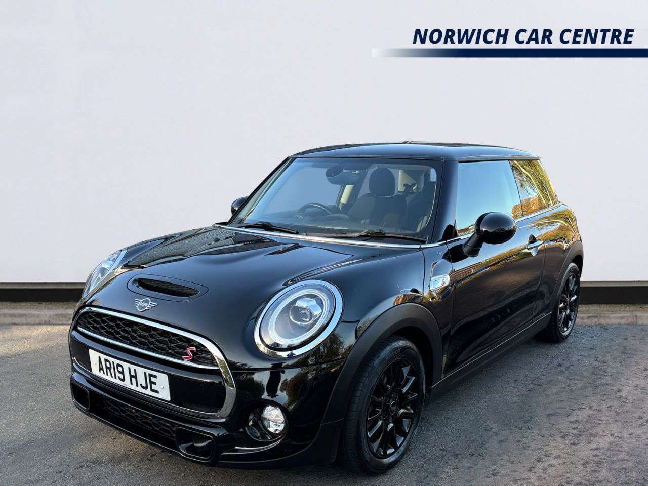 A 2019 MINI HATCH 2.0 Cooper S Classic Hatchback 3dr Petrol Steptronic Euro 6 (s/s) (192 ps) A 2019 MINI HATCH 2.0 Cooper S Classic Hatchback 3dr Petrol Steptronic Euro 6 (s/s) (192 ps)