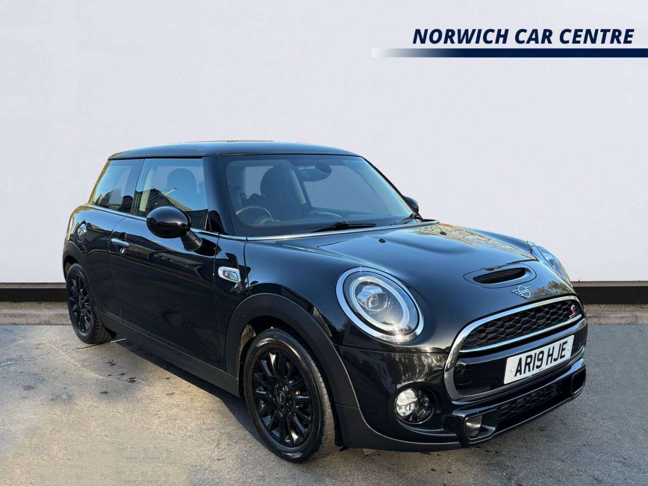A 2019 MINI HATCH 2.0 Cooper S Classic Hatchback 3dr Petrol Steptronic Euro 6 (s/s) (192 ps) A 2019 MINI HATCH 2.0 Cooper S Classic Hatchback 3dr Petrol Steptronic Euro 6 (s/s) (192 ps)