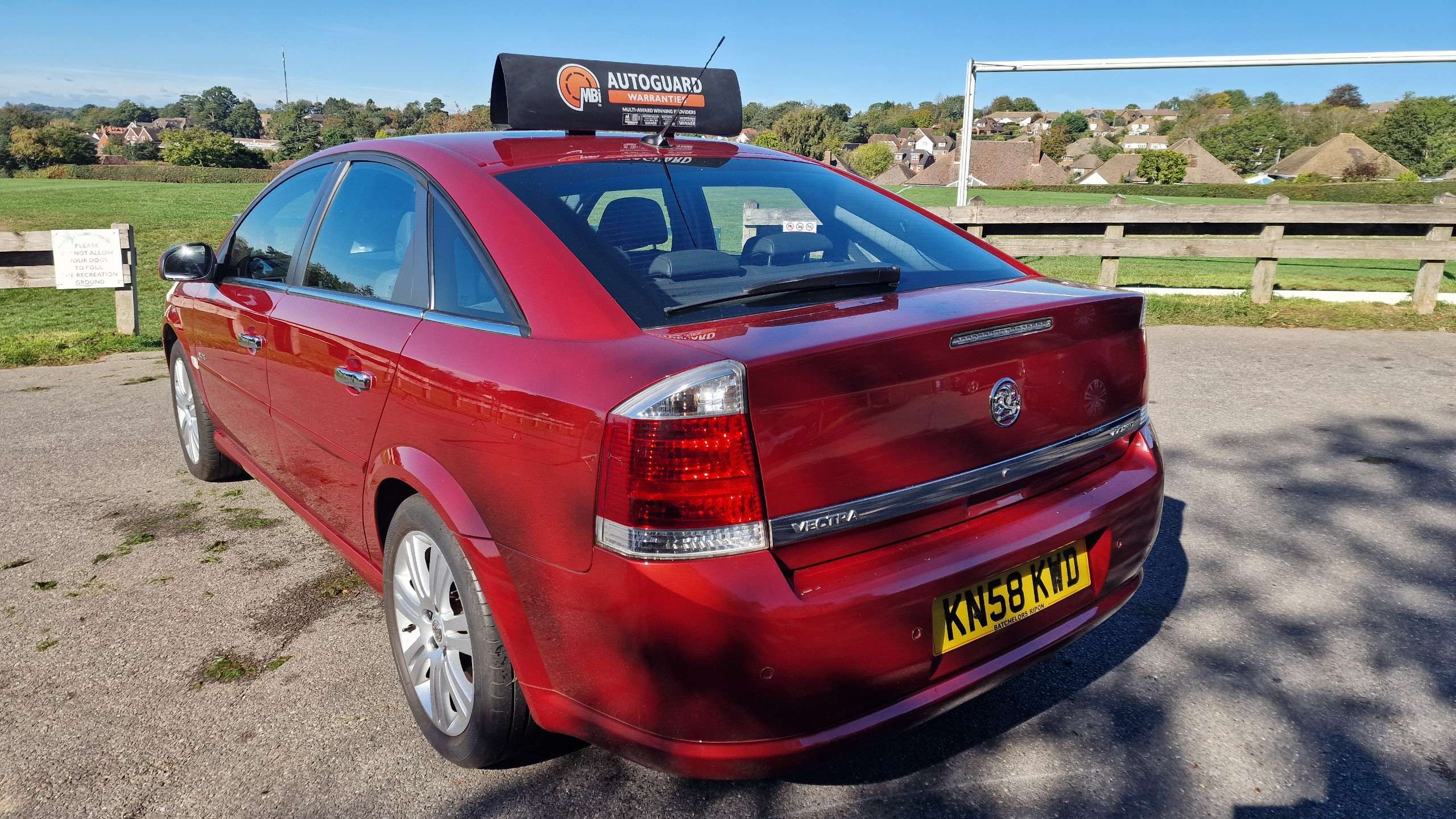 A 2008 VAUXHALL VECTRA 2.2i 16v Elite Hatchback 5dr Petrol Manual (180 g/km, 152 bhp) A 2008 VAUXHALL VECTRA 2.2i 16v Elite Hatchback 5dr Petrol Manual (180 g/km, 152 bhp)