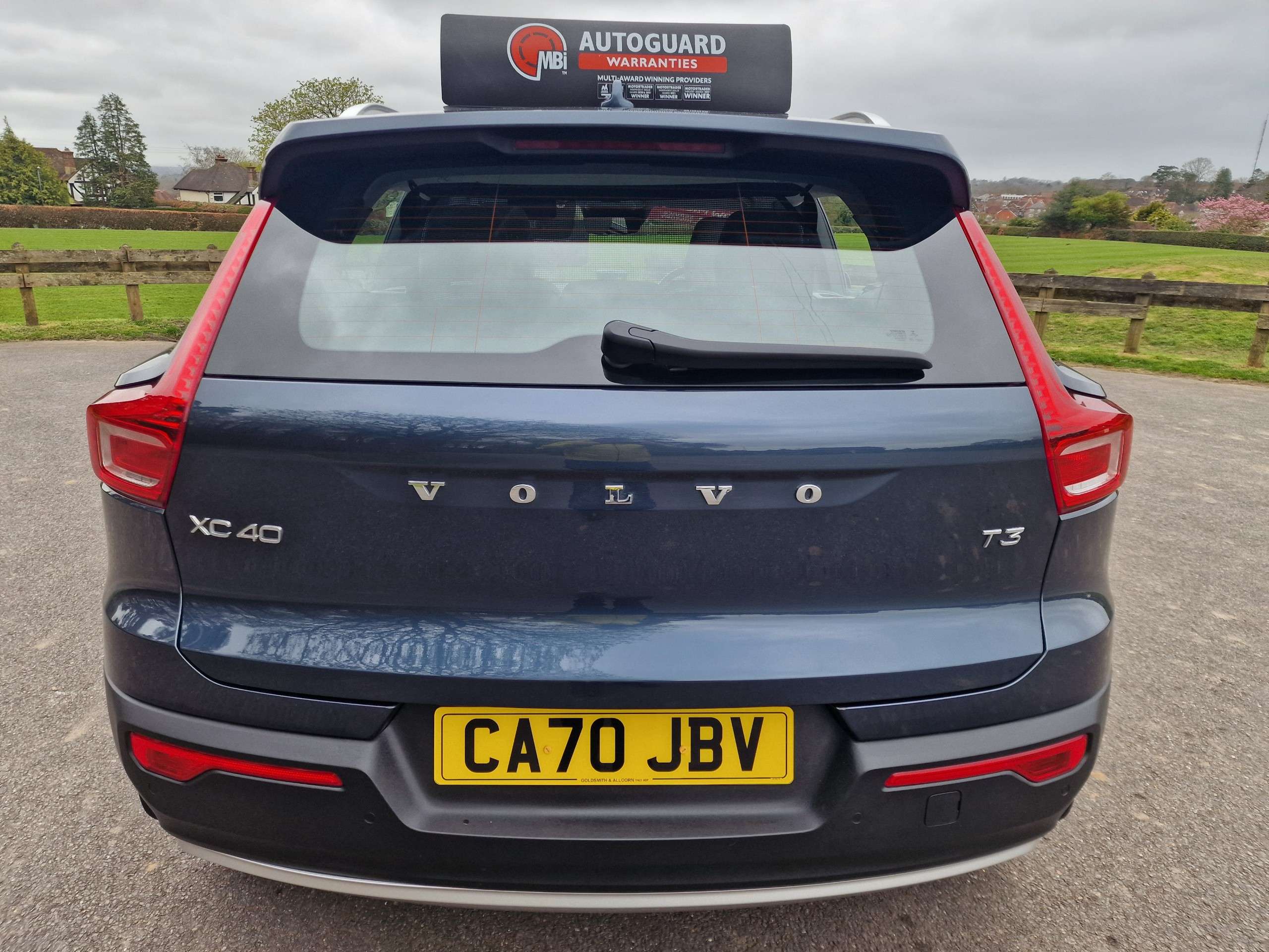 2020 VOLVO XC40 2020 VOLVO XC40