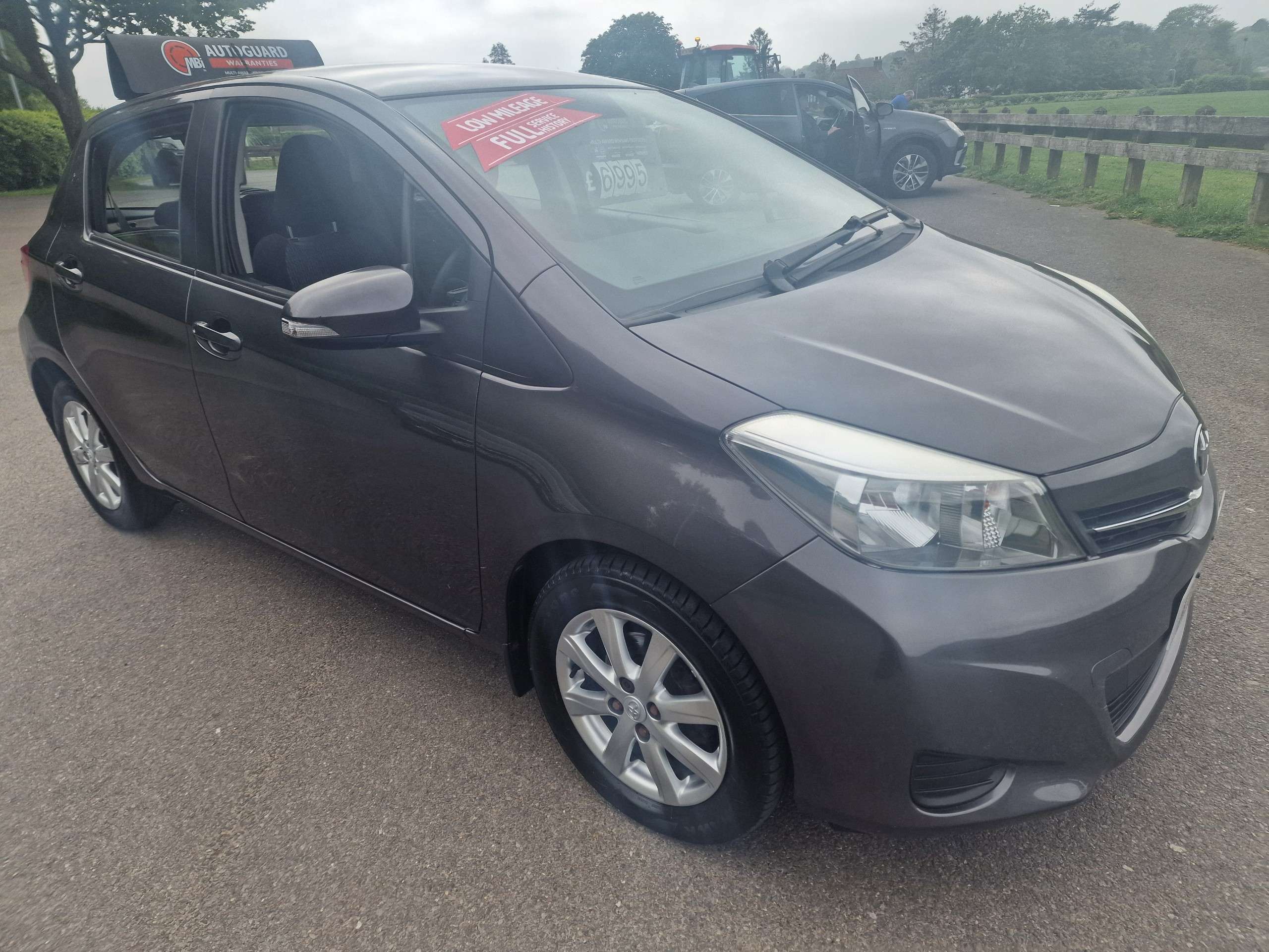 2013 TOYOTA YARIS 2013 TOYOTA YARIS