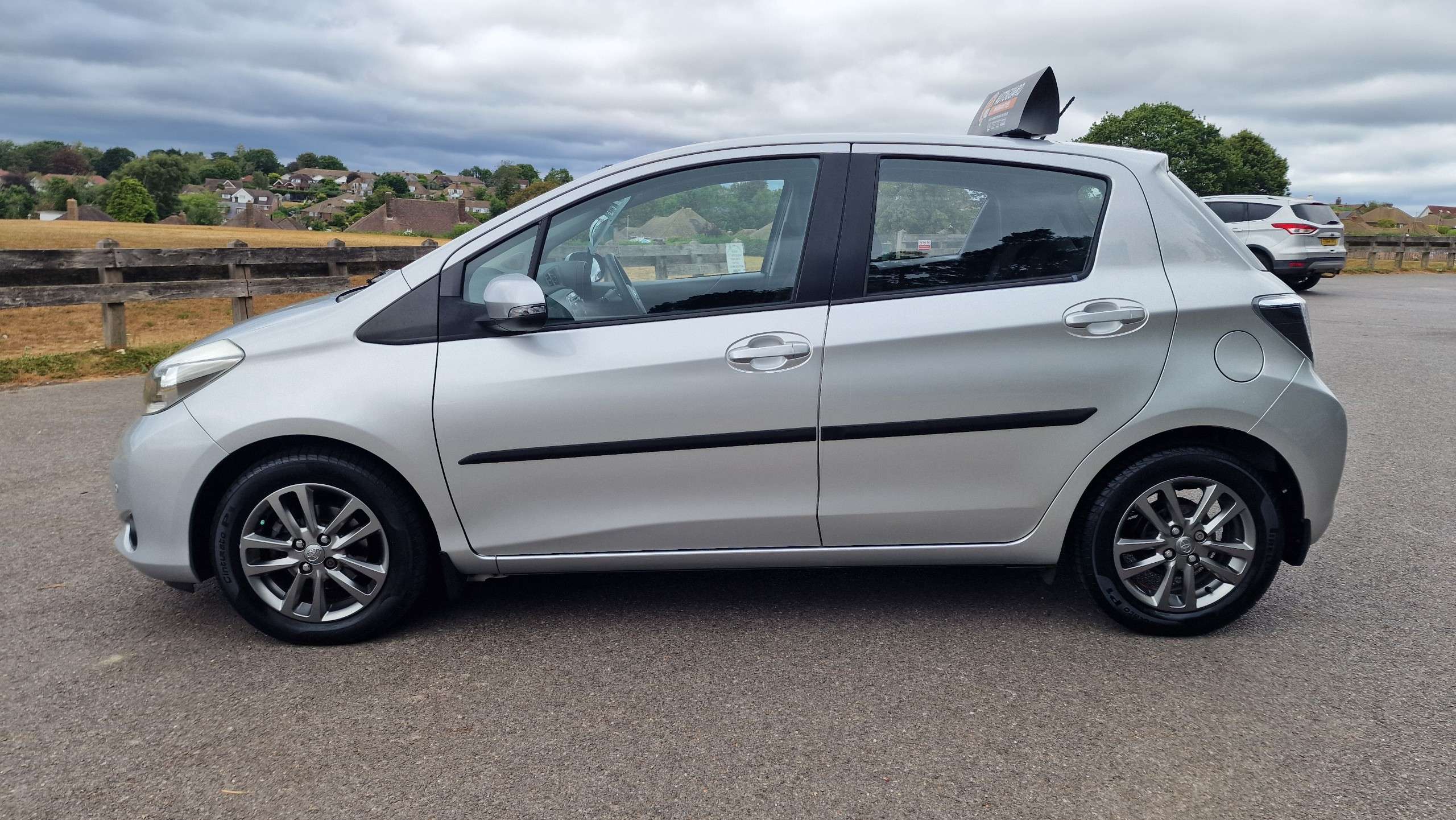 A 2014 TOYOTA YARIS 1.33 Dual VVT-i Icon Plus Hatchback 5dr Petrol Manual Euro 5 (99 ps)+SOLD+ A 2014 TOYOTA YARIS 1.33 Dual VVT-i Icon Plus Hatchback 5dr Petrol Manual Euro 5 (99 ps)+SOLD+