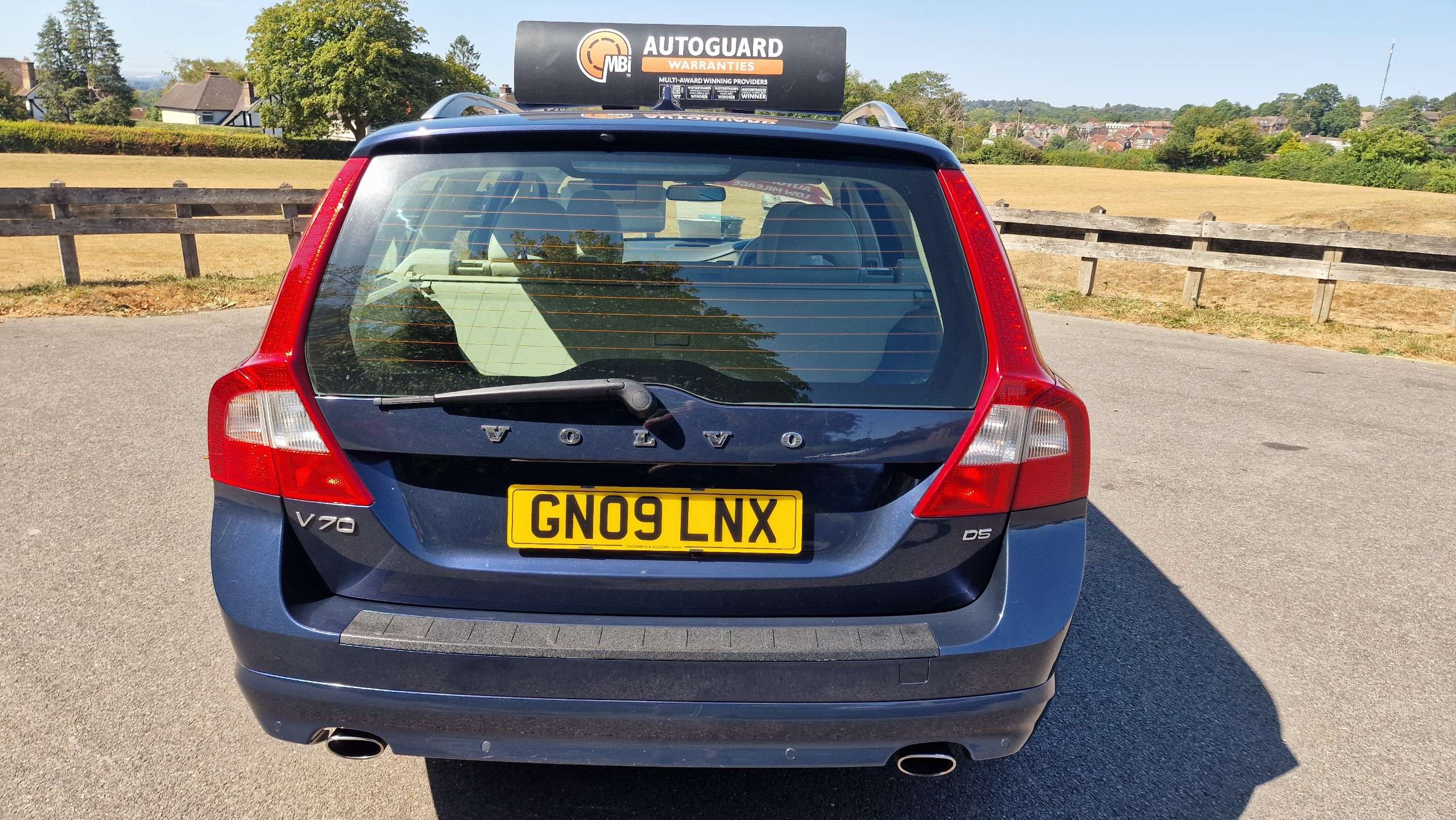 2009 VOLVO V70 2009 VOLVO V70
