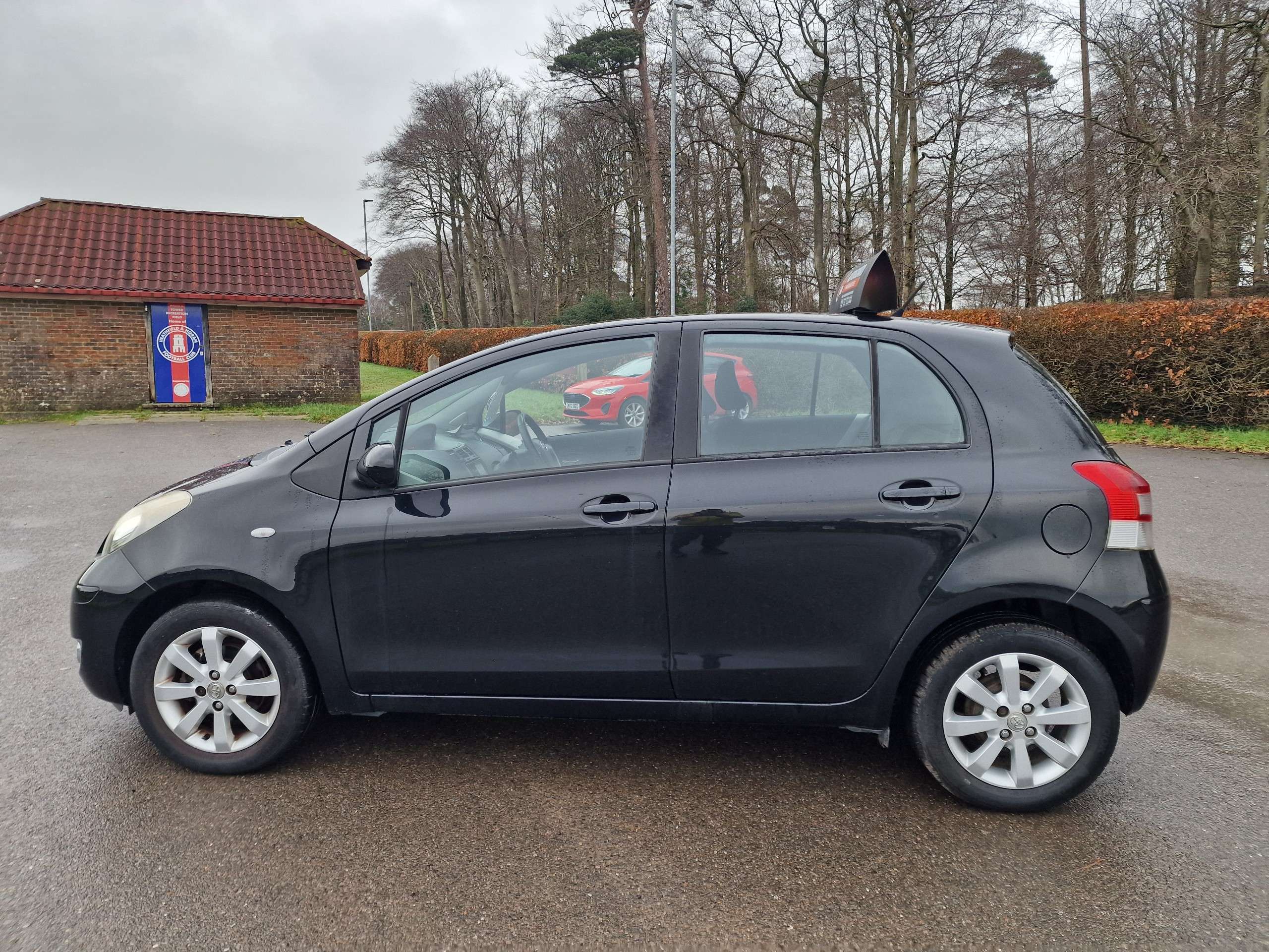 A 2011 TOYOTA YARIS 1.33 VVT-i T Spirit Nav 5dr +LOW MILEAGE,FULL SERVIC HISTORY+ A 2011 TOYOTA YARIS 1.33 VVT-i T Spirit Nav 5dr +LOW MILEAGE,FULL SERVIC HISTORY+