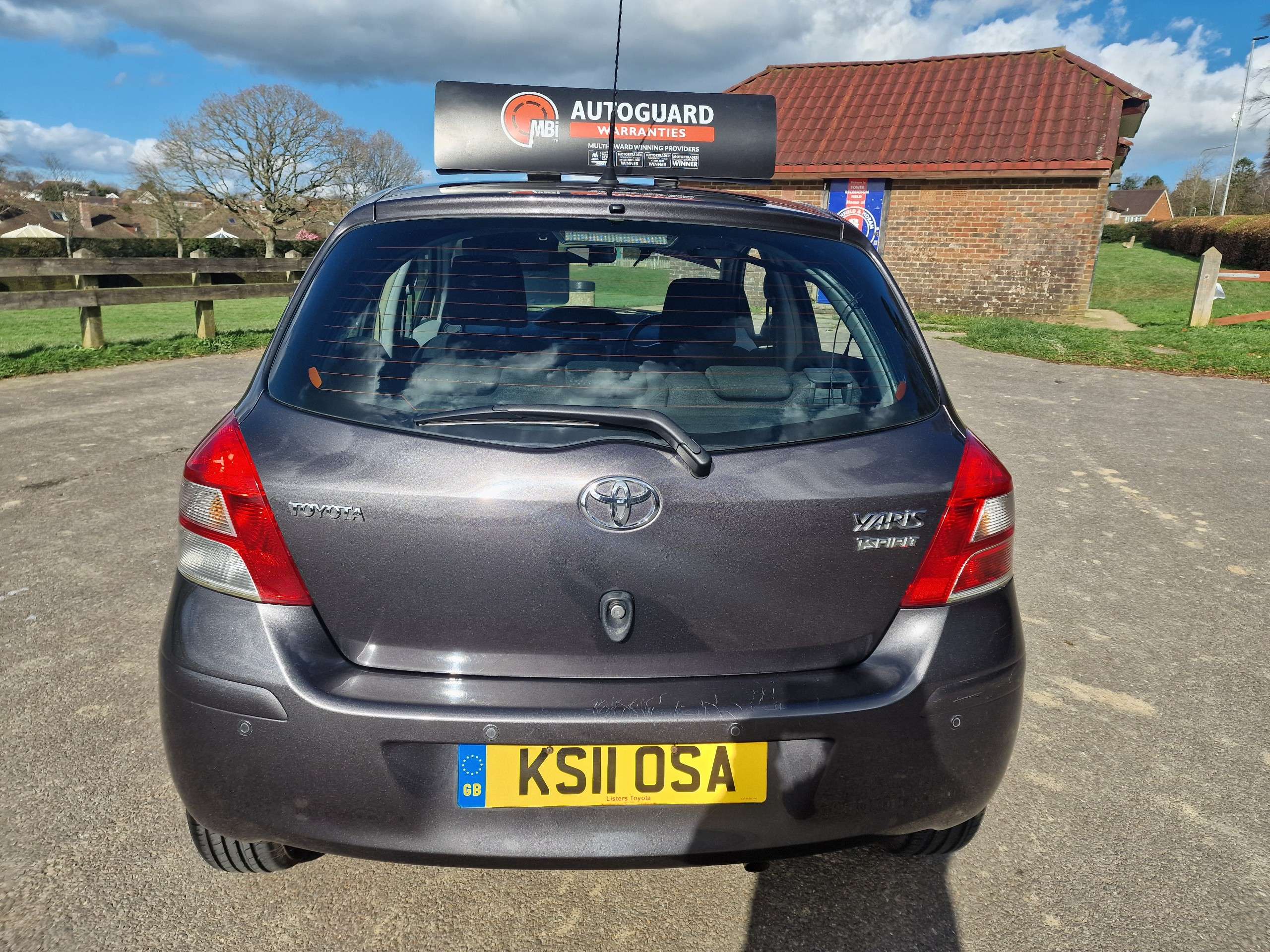 2011 TOYOTA YARIS 2011 TOYOTA YARIS