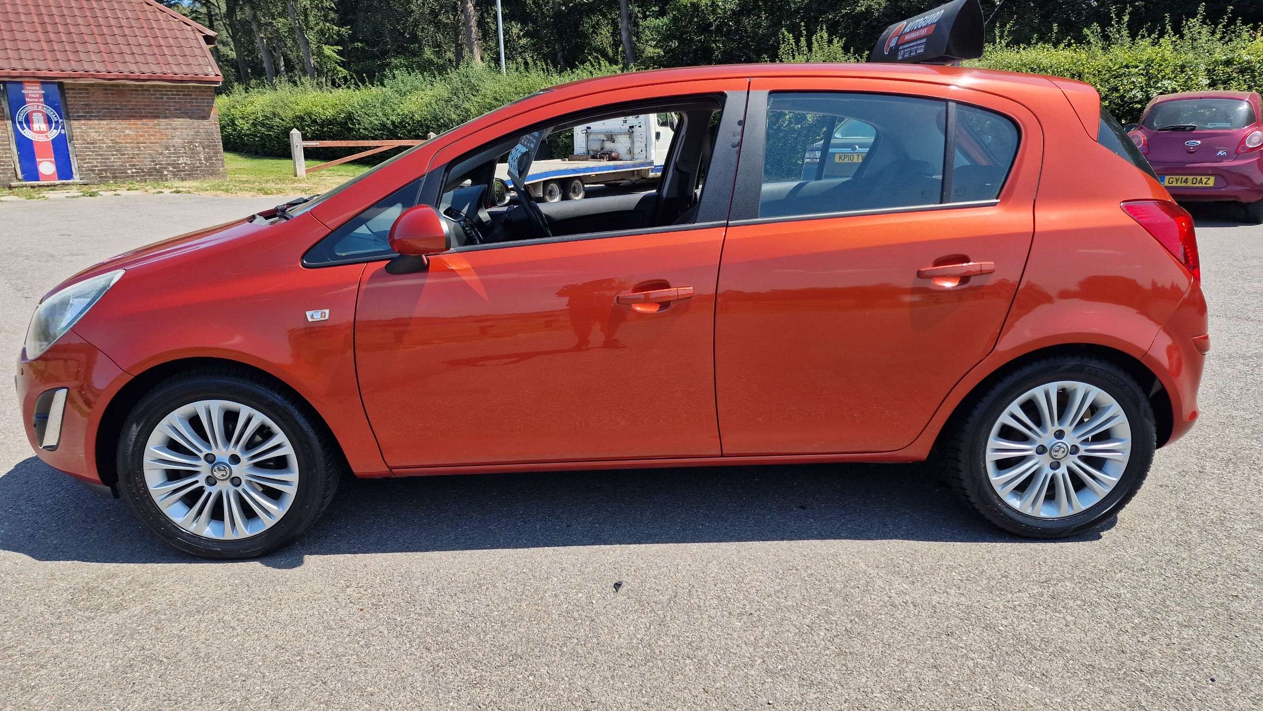 A 2013 VAUXHALL CORSA 1.4 16V SE Hatchback 5dr Petrol Auto Euro 5 (100 ps)+AUTOMATIC+FULL SERVICE HISTORY+2 KEYS+ 1.4 PETROL+ A 2013 VAUXHALL CORSA 1.4 16V SE Hatchback 5dr Petrol Auto Euro 5 (100 ps)+AUTOMATIC+FULL SERVICE HISTORY+2 KEYS+ 1.4 PETROL+