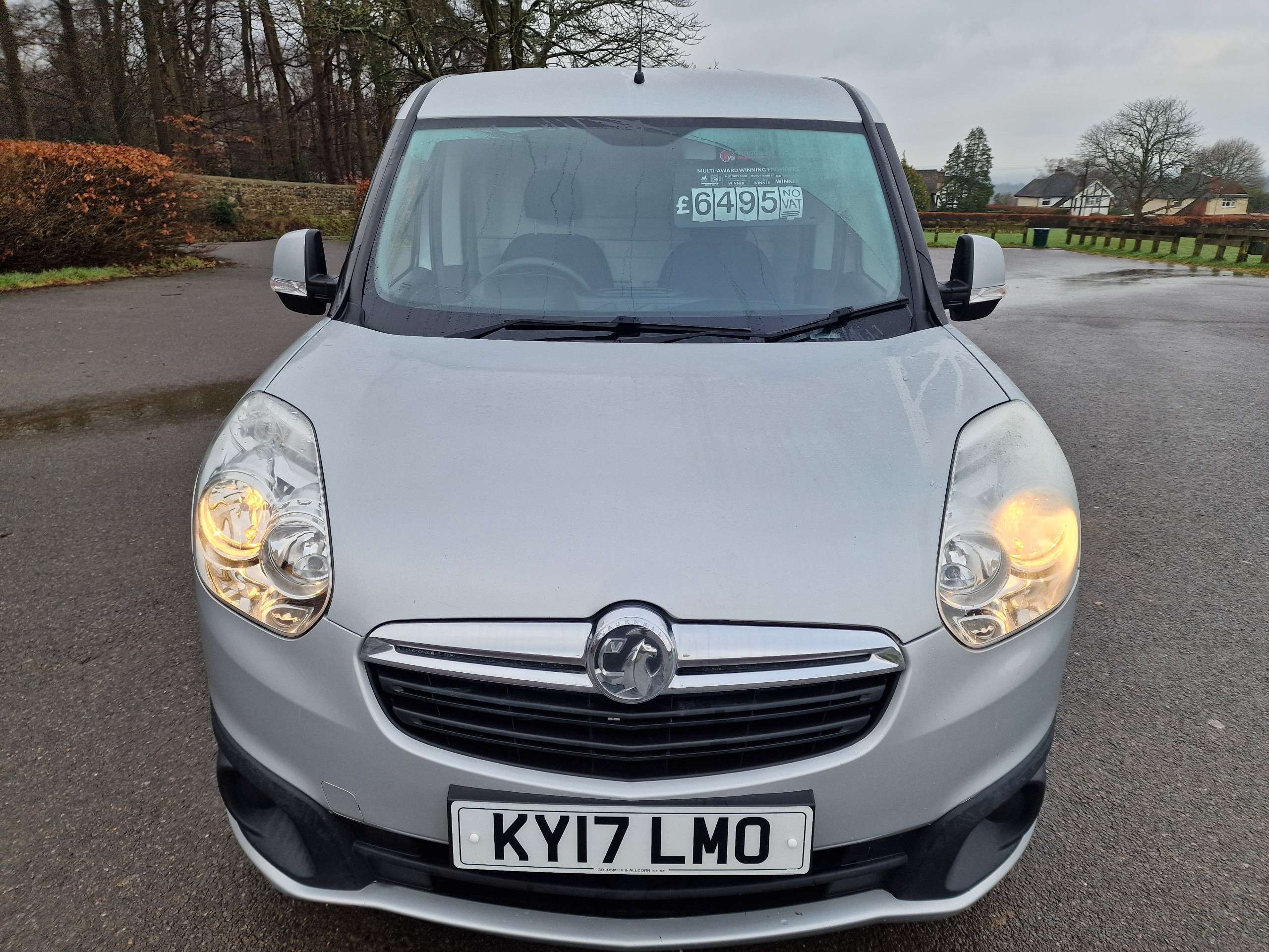A 2017 VAUXHALL COMBO 1.6 CDTI L2 H1 LWB VAN+ LOW MILEAGE+TWIN SIDE LOADING DOORS+NO VAT+ A 2017 VAUXHALL COMBO 1.6 CDTI L2 H1 LWB VAN+ LOW MILEAGE+TWIN SIDE LOADING DOORS+NO VAT+