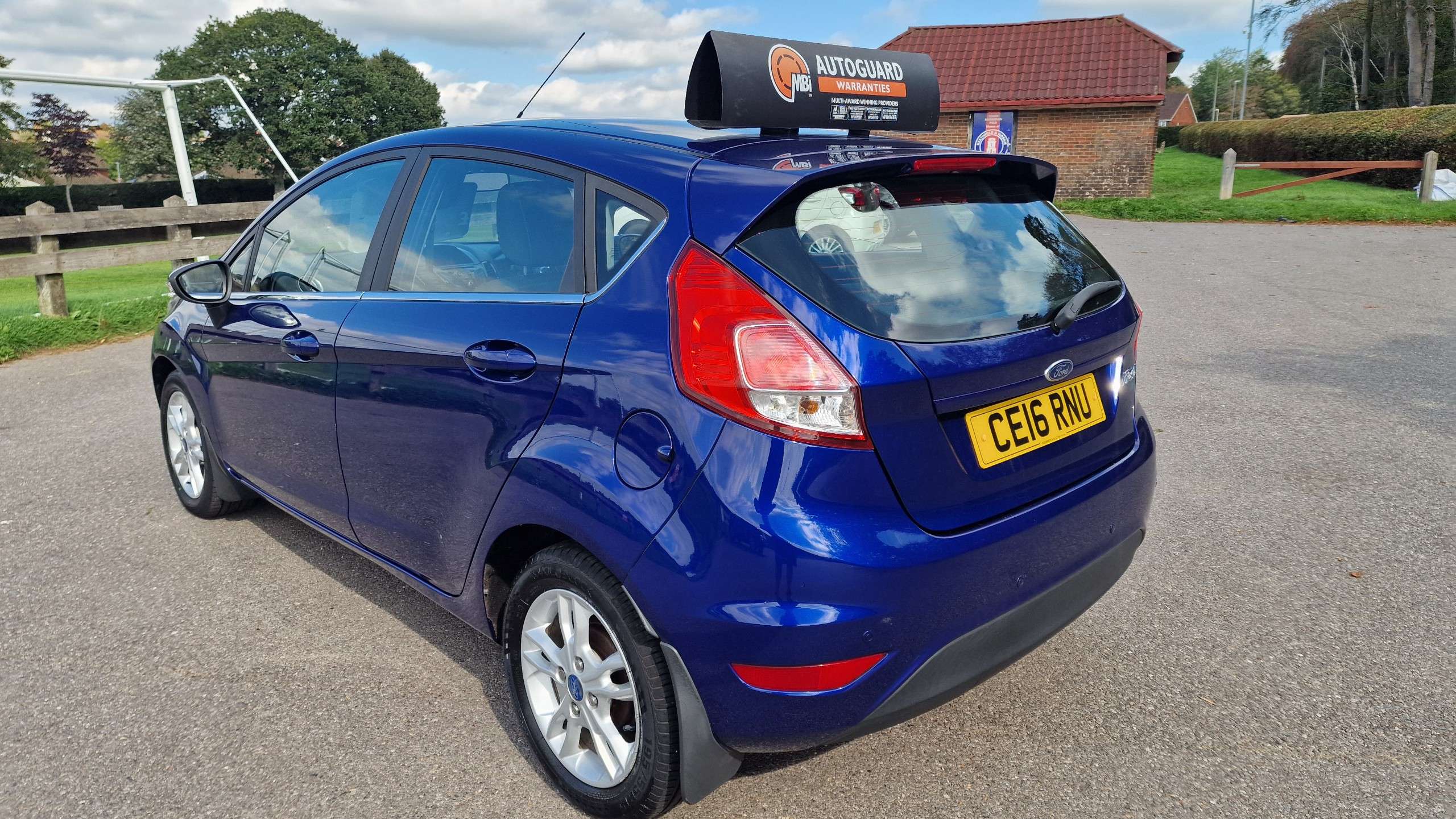 A 2016 FORD FIESTA 1.25 Zetec Hatchback 5dr Petrol Manual Euro 6 (82 ps)+LOW MILEAGE+SERVICE HISTORY+2 KEYS+AIR CON+ A 2016 FORD FIESTA 1.25 Zetec Hatchback 5dr Petrol Manual Euro 6 (82 ps)+LOW MILEAGE+SERVICE HISTORY+2 KEYS+AIR CON+