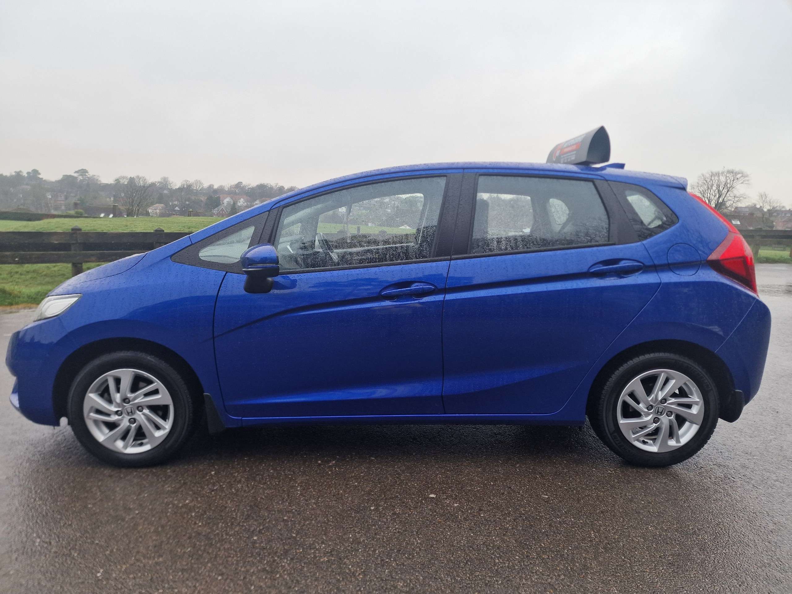 A 2015 HONDA JAZZ 1.3 i-VTEC SE Hatchback 5dr Petrol Manual Euro 6 (s/s) (102 ps)+ONLY 26000 MILES,ONE OWNER,FULL MAIN DEALER HISTORY+ A 2015 HONDA JAZZ 1.3 i-VTEC SE Hatchback 5dr Petrol Manual Euro 6 (s/s) (102 ps)+ONLY 26000 MILES,ONE OWNER,FULL MAIN DEALER HISTORY+