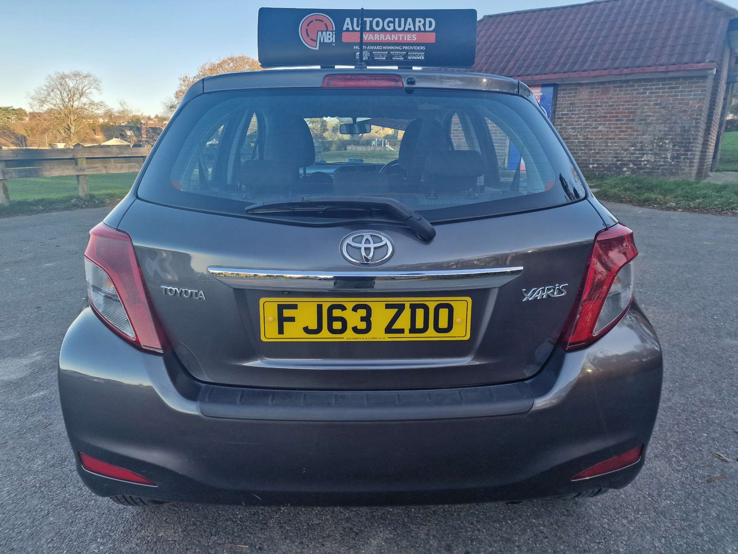 2013 TOYOTA YARIS 2013 TOYOTA YARIS