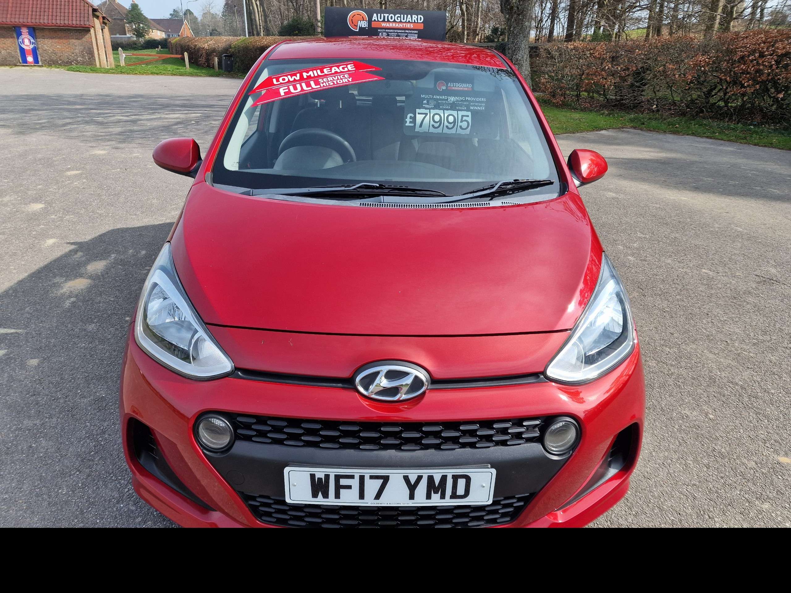 A 2017 HYUNDAI I10 1.0 Blue Drive SE Hatchback 5dr Petrol Manual Euro 6 (s/s) (66 ps)+LOW MILEAGE ONLY 40,000 MILES,FULL SERVICE HISTORY, LOW TAX+ A 2017 HYUNDAI I10 1.0 Blue Drive SE Hatchback 5dr Petrol Manual Euro 6 (s/s) (66 ps)+LOW MILEAGE ONLY 40,000 MILES,FULL SERVICE HISTORY, LOW TAX+