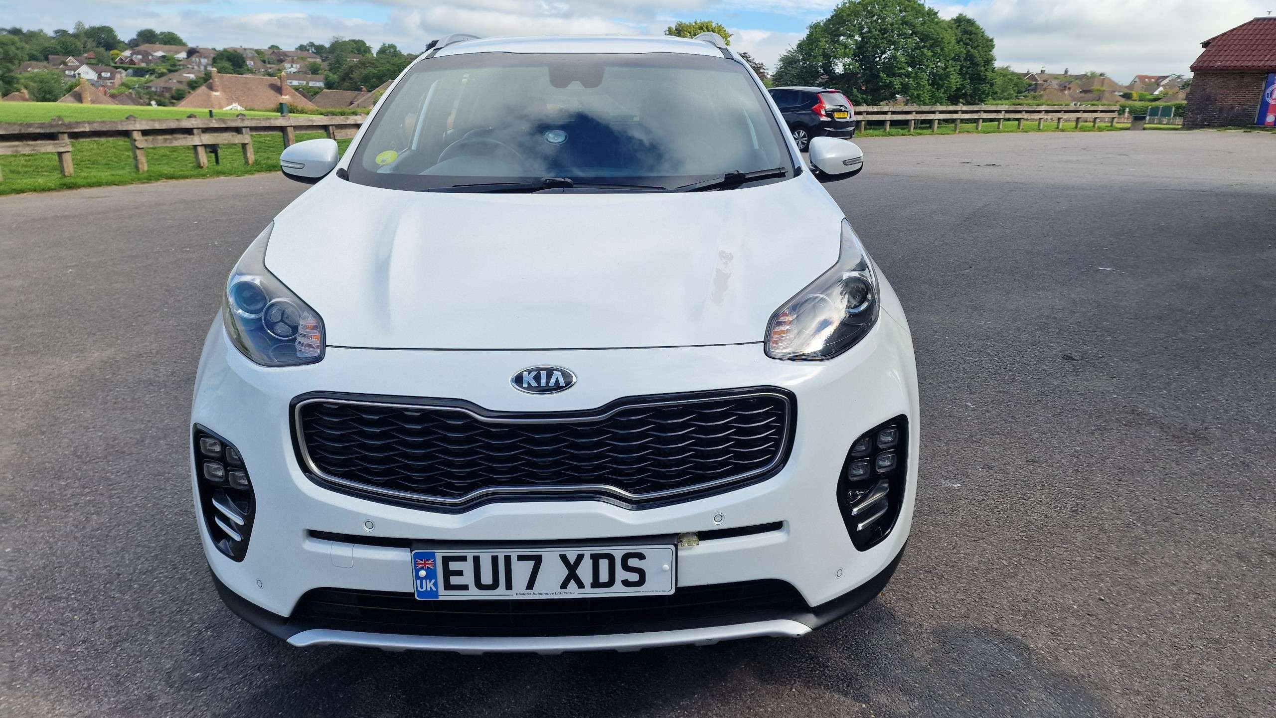 A 2017 KIA SPORTAGE 2.0 CRDi GT-Line SUV 5dr Diesel Auto AWD Euro 6 (134 bhp)+AUTOMATIC+LOW MILEAGE+FULL SERVICE HISTORY+ A 2017 KIA SPORTAGE 2.0 CRDi GT-Line SUV 5dr Diesel Auto AWD Euro 6 (134 bhp)+AUTOMATIC+LOW MILEAGE+FULL SERVICE HISTORY+