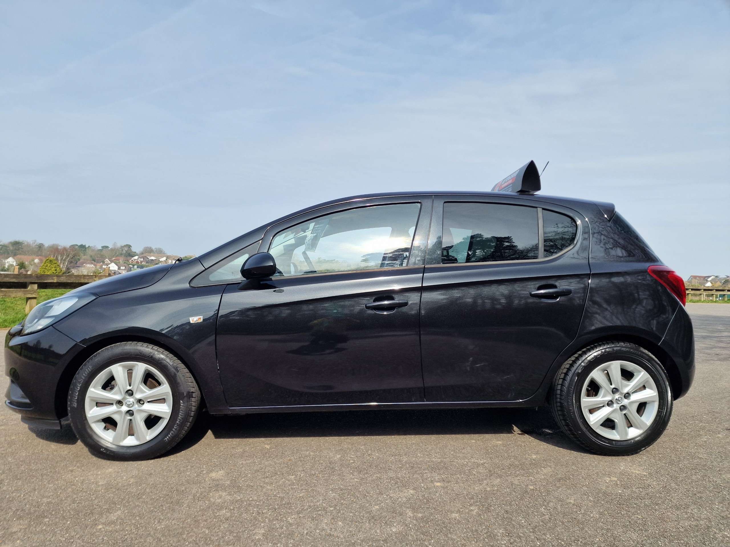A 2015 VAUXHALL CORSA 1.4i ecoTEC Design Hatchback 5dr Petrol Manual Euro 6 (90 ps)+LOW MILEAGE ONLY 44,000 MILES,SERVICE HISTORY,2 KEYS+ A 2015 VAUXHALL CORSA 1.4i ecoTEC Design Hatchback 5dr Petrol Manual Euro 6 (90 ps)+LOW MILEAGE ONLY 44,000 MILES,SERVICE HISTORY,2 KEYS+