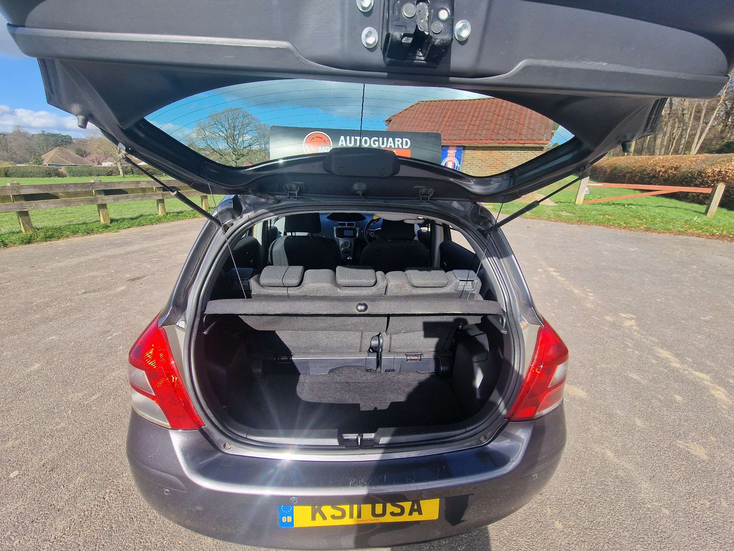 2011 TOYOTA YARIS 2011 TOYOTA YARIS