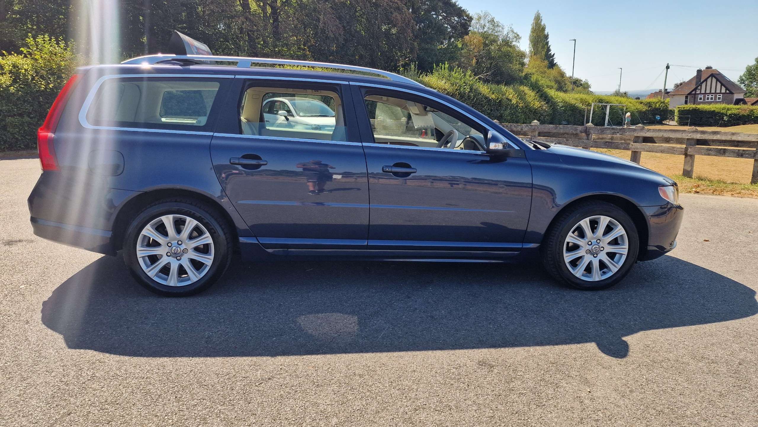 2009 VOLVO V70 2009 VOLVO V70