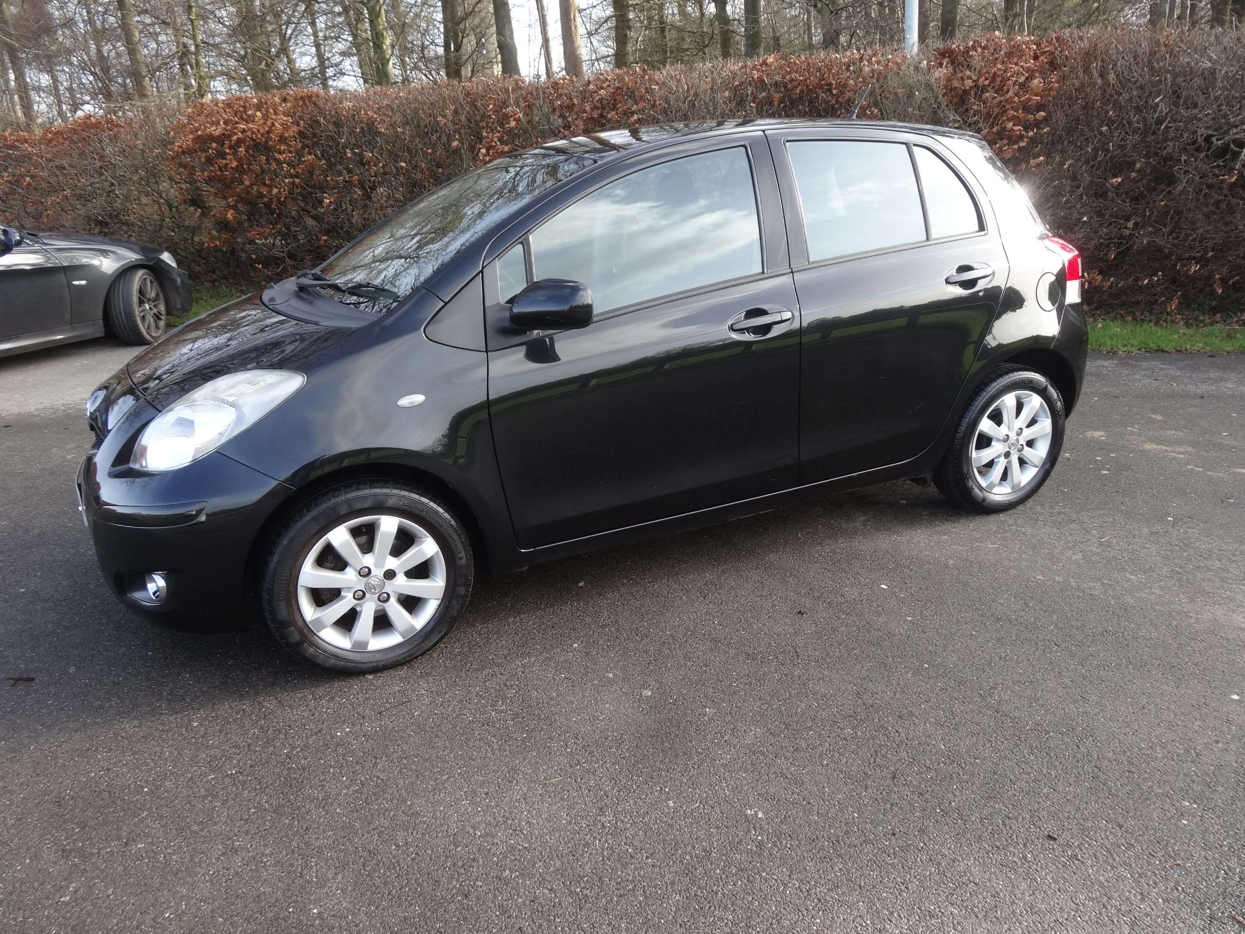 A 2011 TOYOTA YARIS 1.33 VVT-i T Spirit Nav 5dr +LOW MILEAGE,FULL SERVIC HISTORY+ A 2011 TOYOTA YARIS 1.33 VVT-i T Spirit Nav 5dr +LOW MILEAGE,FULL SERVIC HISTORY+