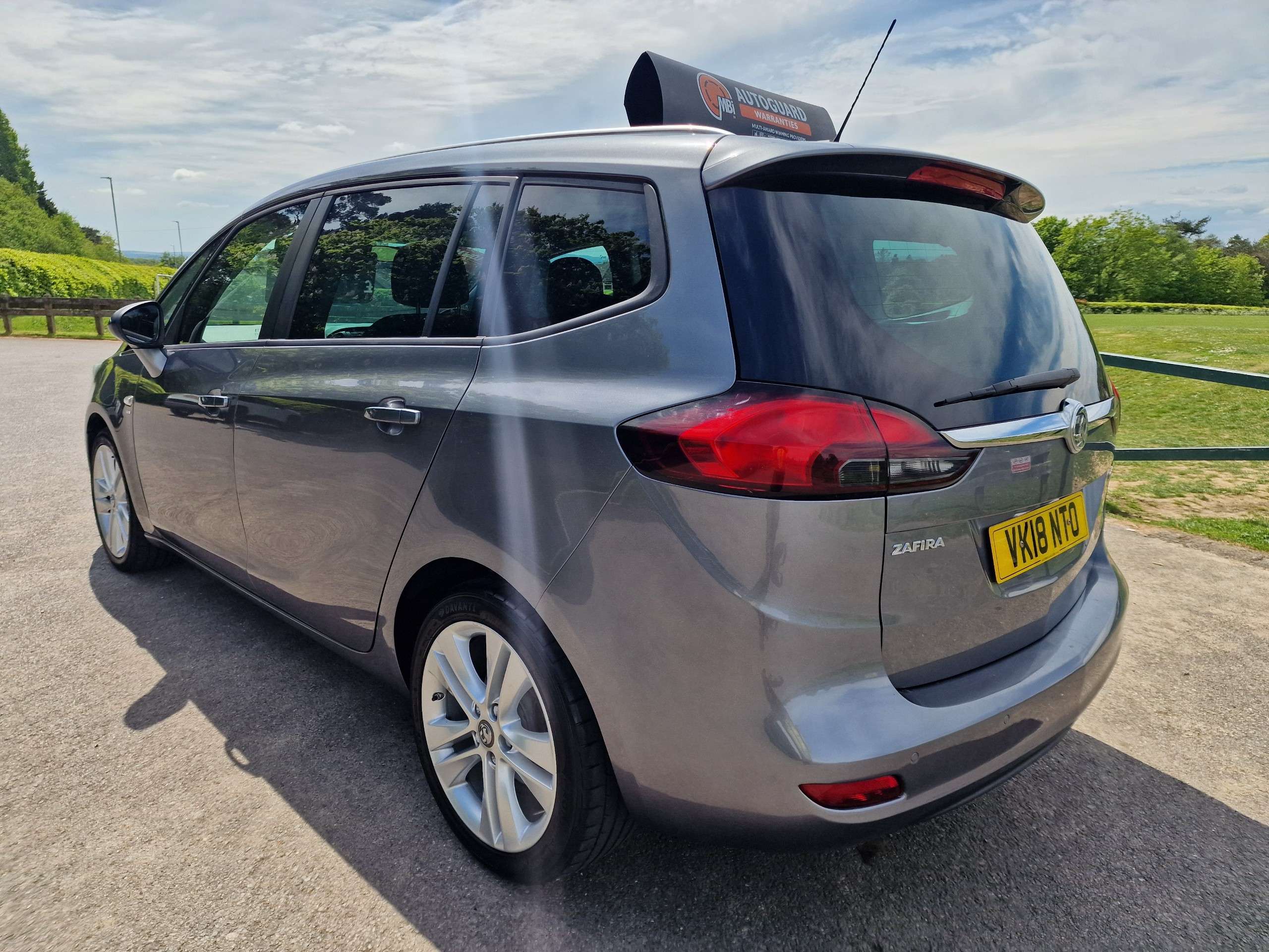 A 2018 VAUXHALL ZAFIRA TOURER 1.4i Turbo SRi Nav MPV 5dr Petrol Manual Euro 6 (140 ps)+LOW MILEAGE+HEATED SEATS+LEATHER+SAT/NAV+REAR SENSORS A 2018 VAUXHALL ZAFIRA TOURER 1.4i Turbo SRi Nav MPV 5dr Petrol Manual Euro 6 (140 ps)+LOW MILEAGE+HEATED SEATS+LEATHER+SAT/NAV+REAR SENSORS