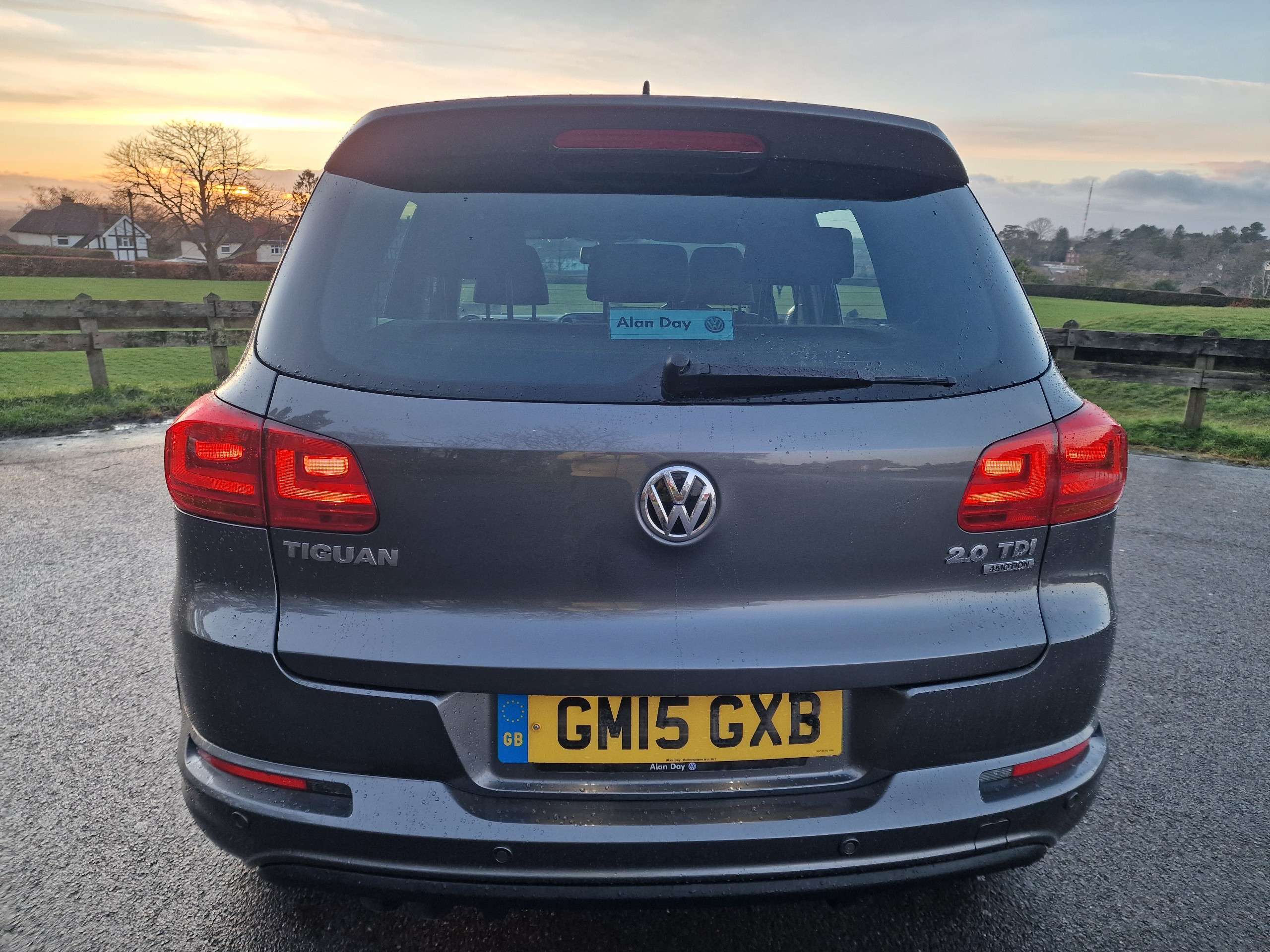 2015 VOLKSWAGEN TIGUAN 2015 VOLKSWAGEN TIGUAN