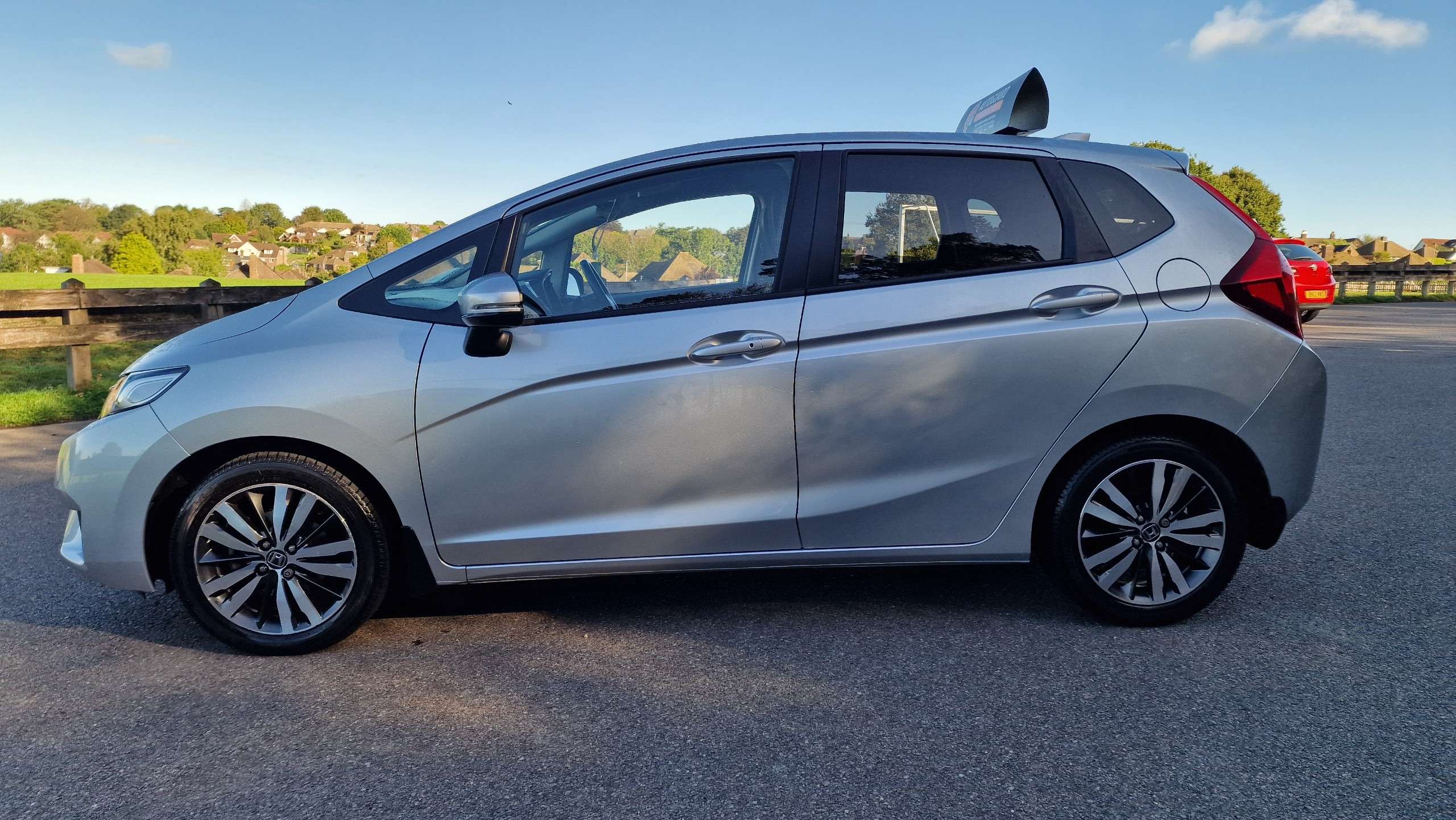 A 2016 HONDA JAZZ 1.3 i-VTEC EX Hatchback 5dr Petrol Manual Euro 6 (s/s) (102 ps)+VERY LOW MILEAGE UNDER 21,000 MILES+FULL SERVICE HISTORY+TOP SPEC+ A 2016 HONDA JAZZ 1.3 i-VTEC EX Hatchback 5dr Petrol Manual Euro 6 (s/s) (102 ps)+VERY LOW MILEAGE UNDER 21,000 MILES+FULL SERVICE HISTORY+TOP SPEC+