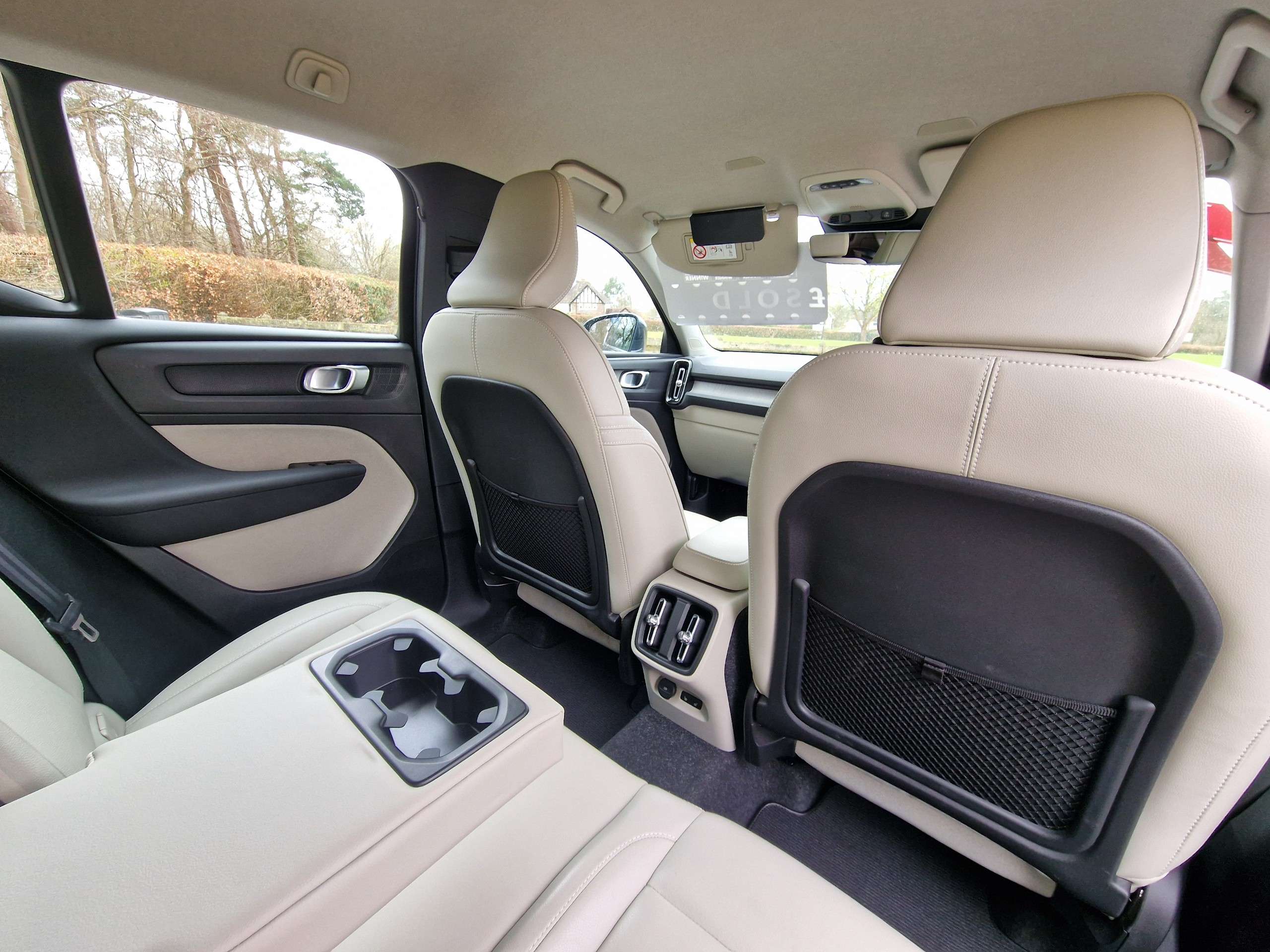 2020 VOLVO XC40 2020 VOLVO XC40