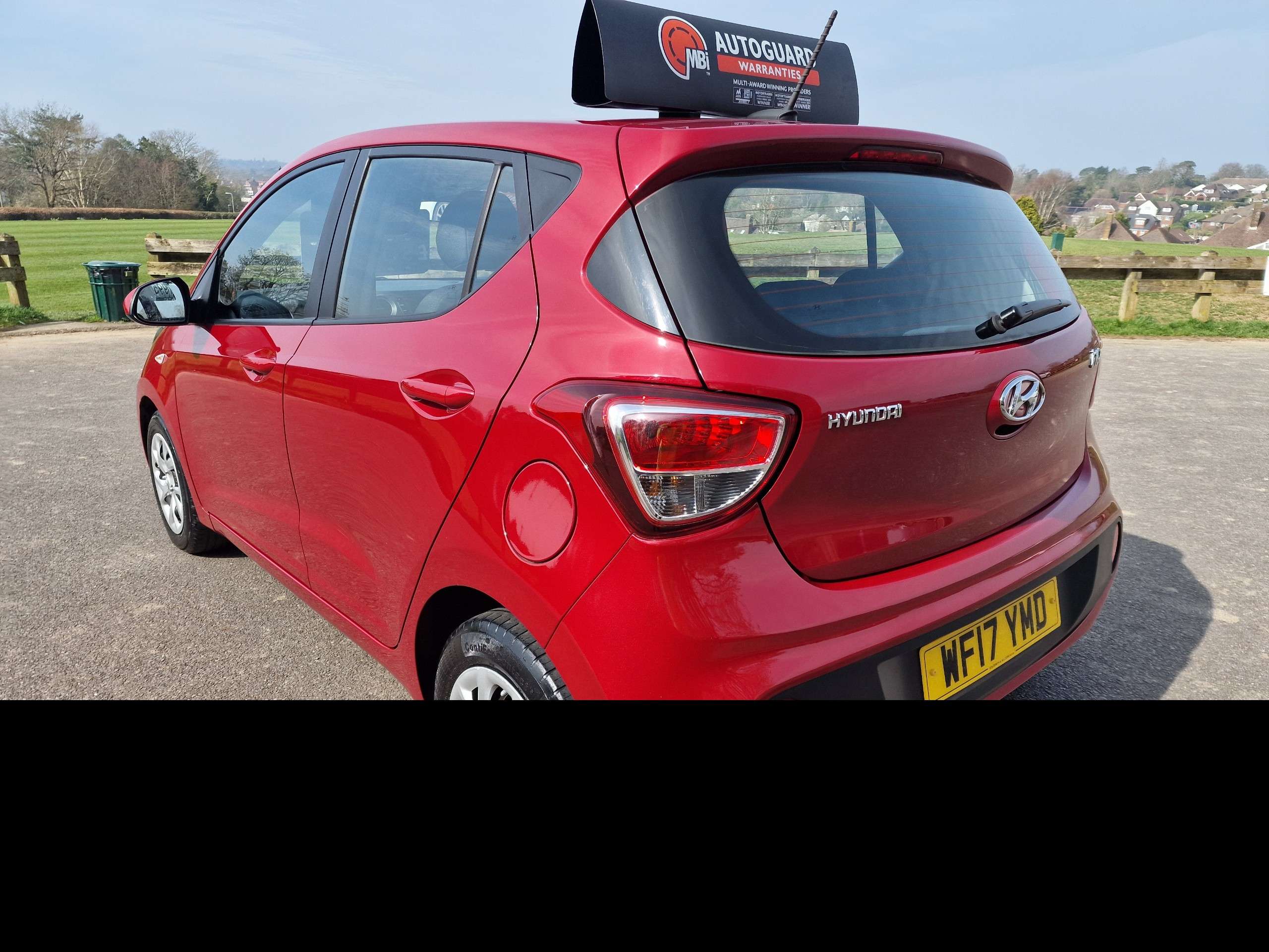 A 2017 HYUNDAI I10 1.0 Blue Drive SE Hatchback 5dr Petrol Manual Euro 6 (s/s) (66 ps)+LOW MILEAGE ONLY 40,000 MILES,FULL SERVICE HISTORY, LOW TAX+ A 2017 HYUNDAI I10 1.0 Blue Drive SE Hatchback 5dr Petrol Manual Euro 6 (s/s) (66 ps)+LOW MILEAGE ONLY 40,000 MILES,FULL SERVICE HISTORY, LOW TAX+