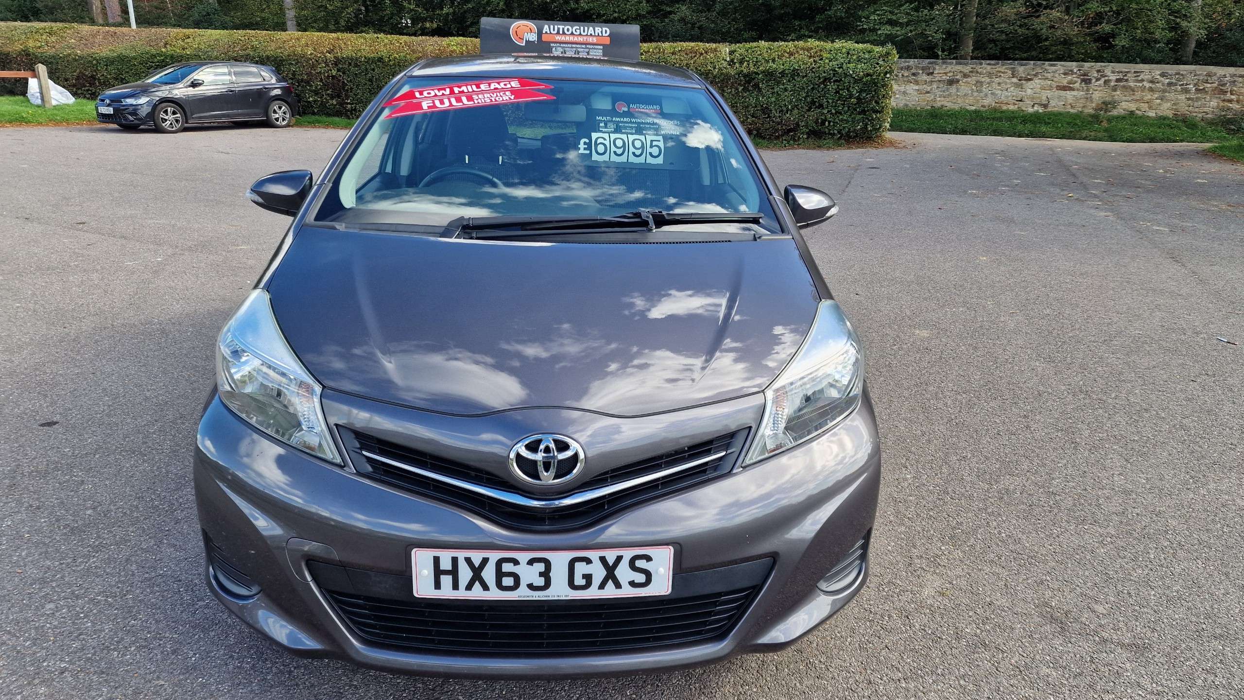 A 2013 TOYOTA YARIS 1.33 Dual VVT-i TR Hatchback 5dr Petrol Manual Euro 5 (101 ps)+ ONE OWNER+FULL TOYOTA SERVICE HISTORY+LOW MILEAGE+ A 2013 TOYOTA YARIS 1.33 Dual VVT-i TR Hatchback 5dr Petrol Manual Euro 5 (101 ps)+ ONE OWNER+FULL TOYOTA SERVICE HISTORY+LOW MILEAGE+