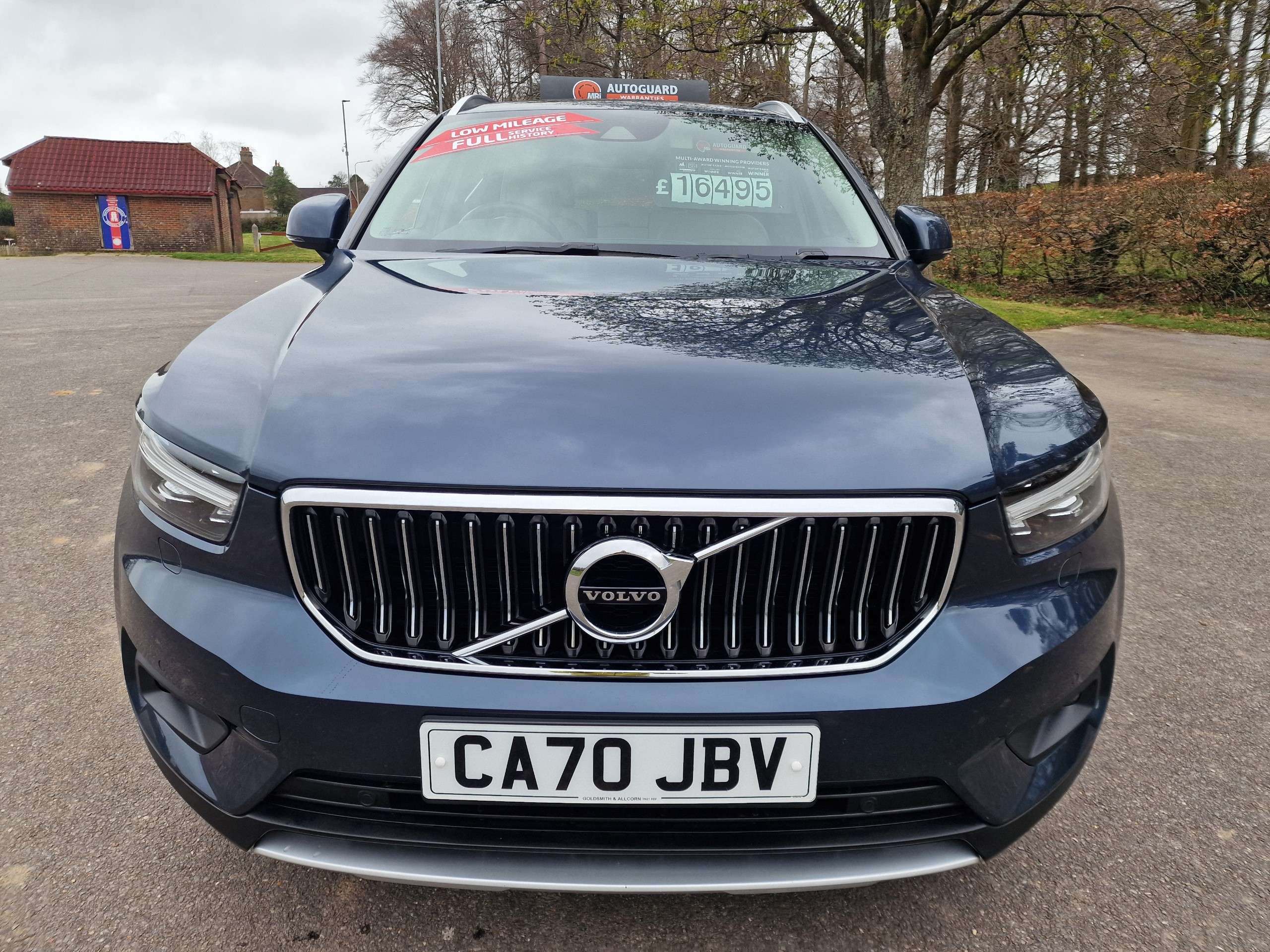 A 2020 VOLVO XC40 1.5 T3 Inscription SUV 5dr Petrol Manual Euro 6 (s/s) (163 ps)+ONE OWNER+FULL VOLVO SERVICE HISTORY,SAT/NAV/LEATHER,REAR CAMERA+MORE A 2020 VOLVO XC40 1.5 T3 Inscription SUV 5dr Petrol Manual Euro 6 (s/s) (163 ps)+ONE OWNER+FULL VOLVO SERVICE HISTORY,SAT/NAV/LEATHER,REAR CAMERA+MORE