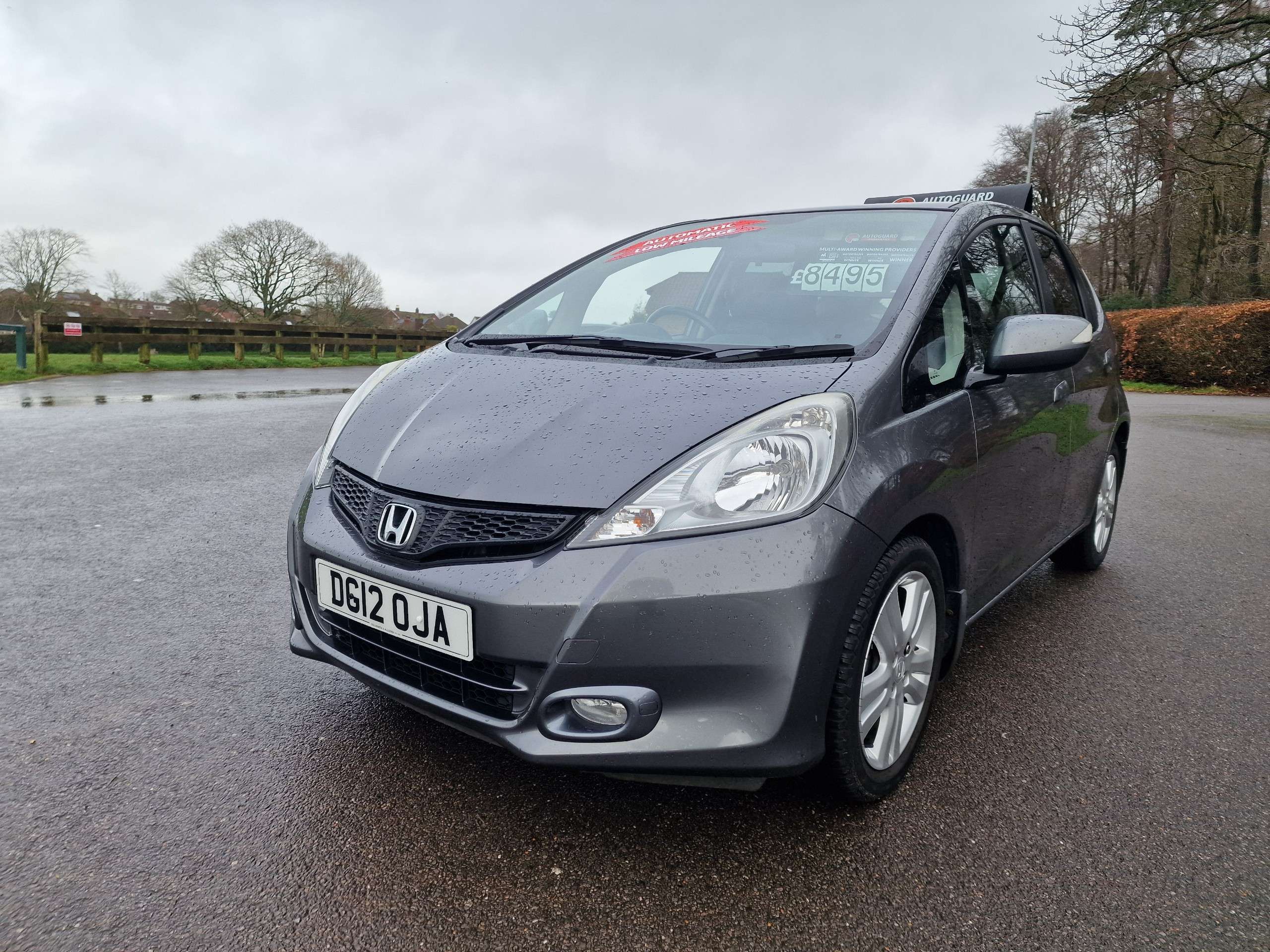 A 2012 HONDA JAZZ 1.4 i-VTEC EXL-T Hatchback 5dr Petrol CVT Euro 5 (99 ps)+AUTOMATIC+TOP SPEC+LEATHER+SAT NAV+PARKING SENSORS+ ETC+ A 2012 HONDA JAZZ 1.4 i-VTEC EXL-T Hatchback 5dr Petrol CVT Euro 5 (99 ps)+AUTOMATIC+TOP SPEC+LEATHER+SAT NAV+PARKING SENSORS+ ETC+