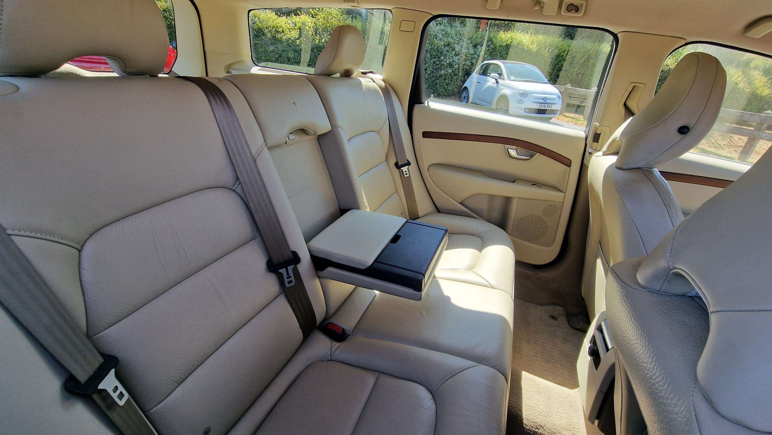 2009 VOLVO V70 2009 VOLVO V70