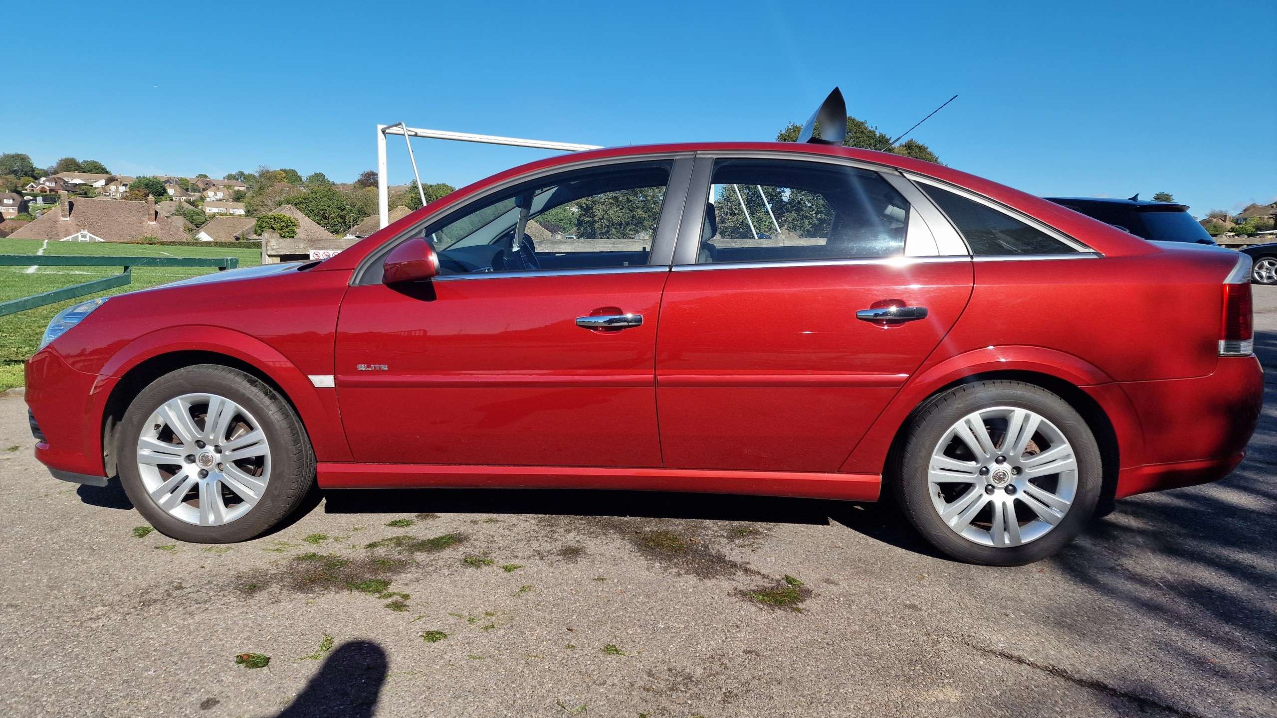 A 2008 VAUXHALL VECTRA 2.2i 16v Elite Hatchback 5dr Petrol Manual (180 g/km, 152 bhp) A 2008 VAUXHALL VECTRA 2.2i 16v Elite Hatchback 5dr Petrol Manual (180 g/km, 152 bhp)