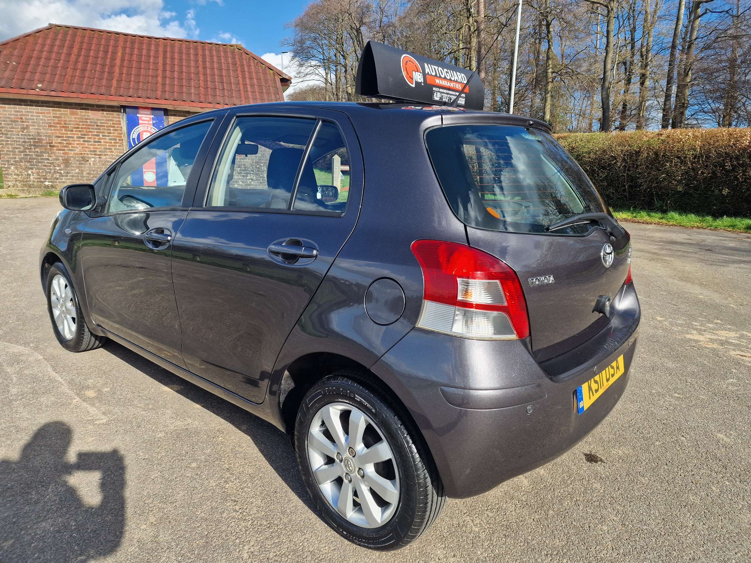 A 2011 TOYOTA YARIS 1.33 Dual VVT-i T Spirit Hatchback 5dr Petrol Manual Euro 5 (s/s) (101 ps)+ONLY 15,500 MILES, ONE OWNER, FULL SRVICE HISTORY+ A 2011 TOYOTA YARIS 1.33 Dual VVT-i T Spirit Hatchback 5dr Petrol Manual Euro 5 (s/s) (101 ps)+ONLY 15,500 MILES, ONE OWNER, FULL SRVICE HISTORY+