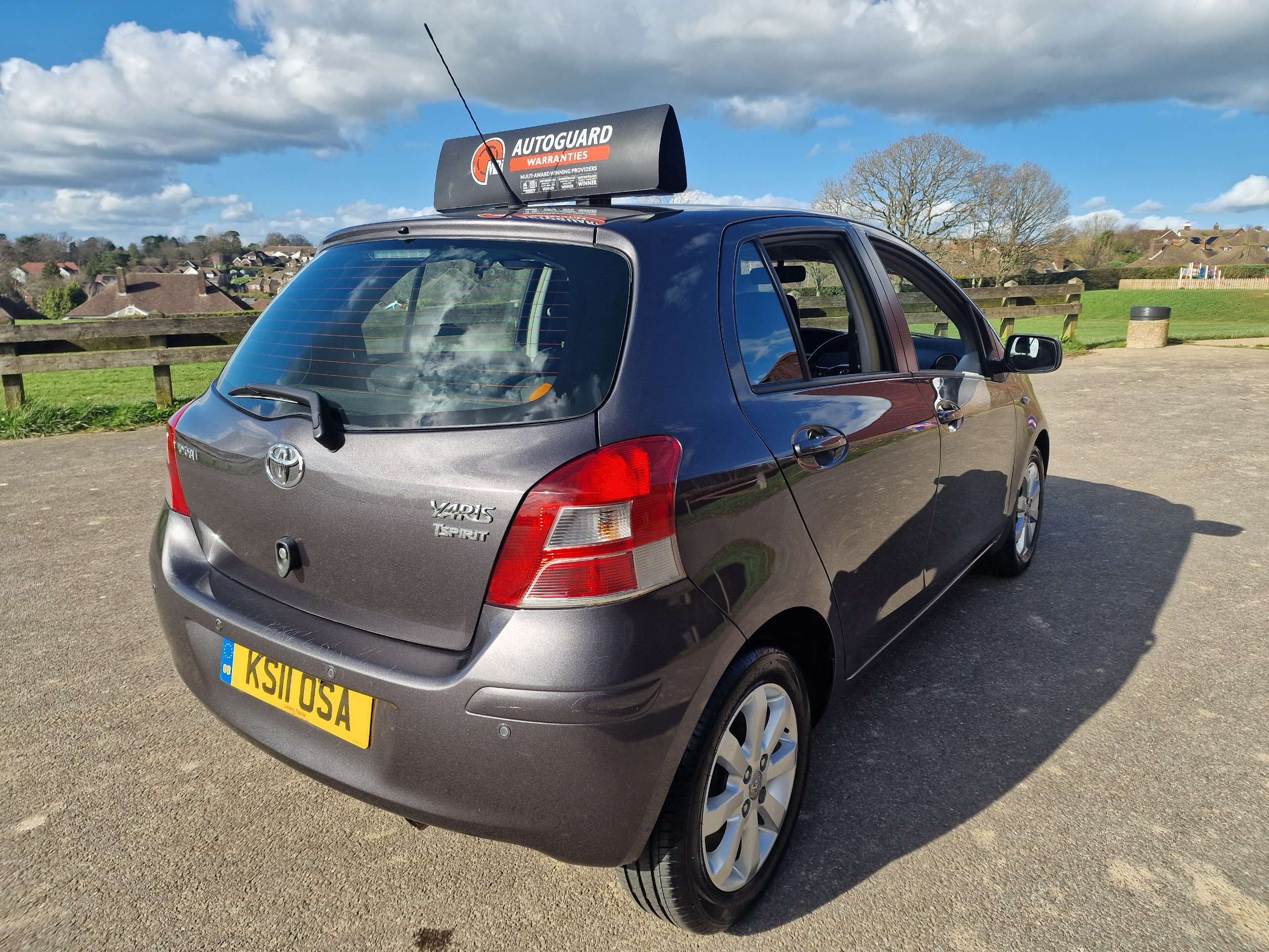 2011 TOYOTA YARIS 2011 TOYOTA YARIS