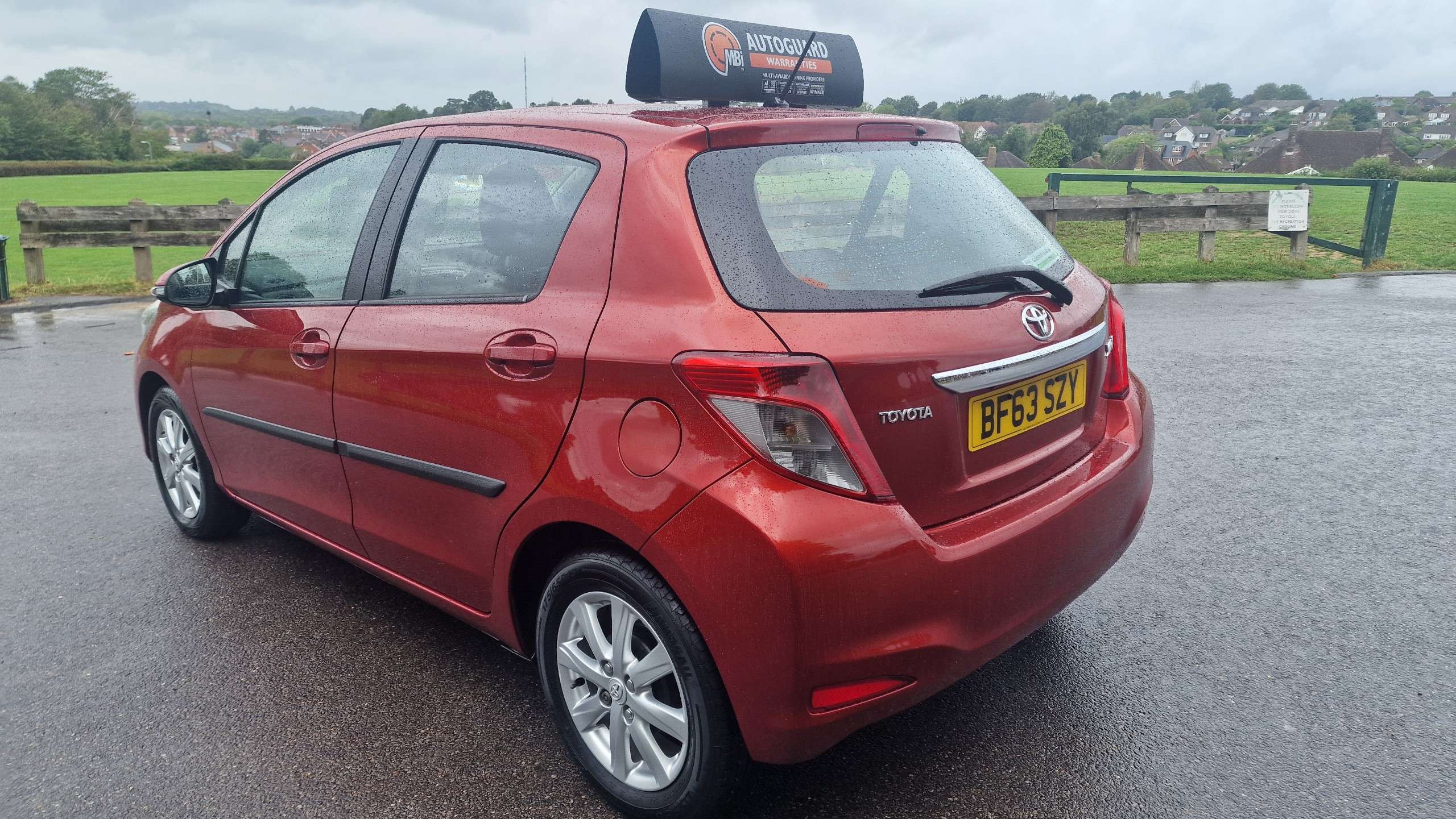 A 2013 TOYOTA YARIS 1.33 Dual VVT-i TR Hatchback 5dr Petrol Manual Euro 5 (101 ps)+VERY LOW MILEAGE UNDER 25,000 MILES+FULL TOYOTA SERVICE HISTORY+ A 2013 TOYOTA YARIS 1.33 Dual VVT-i TR Hatchback 5dr Petrol Manual Euro 5 (101 ps)+VERY LOW MILEAGE UNDER 25,000 MILES+FULL TOYOTA SERVICE HISTORY+