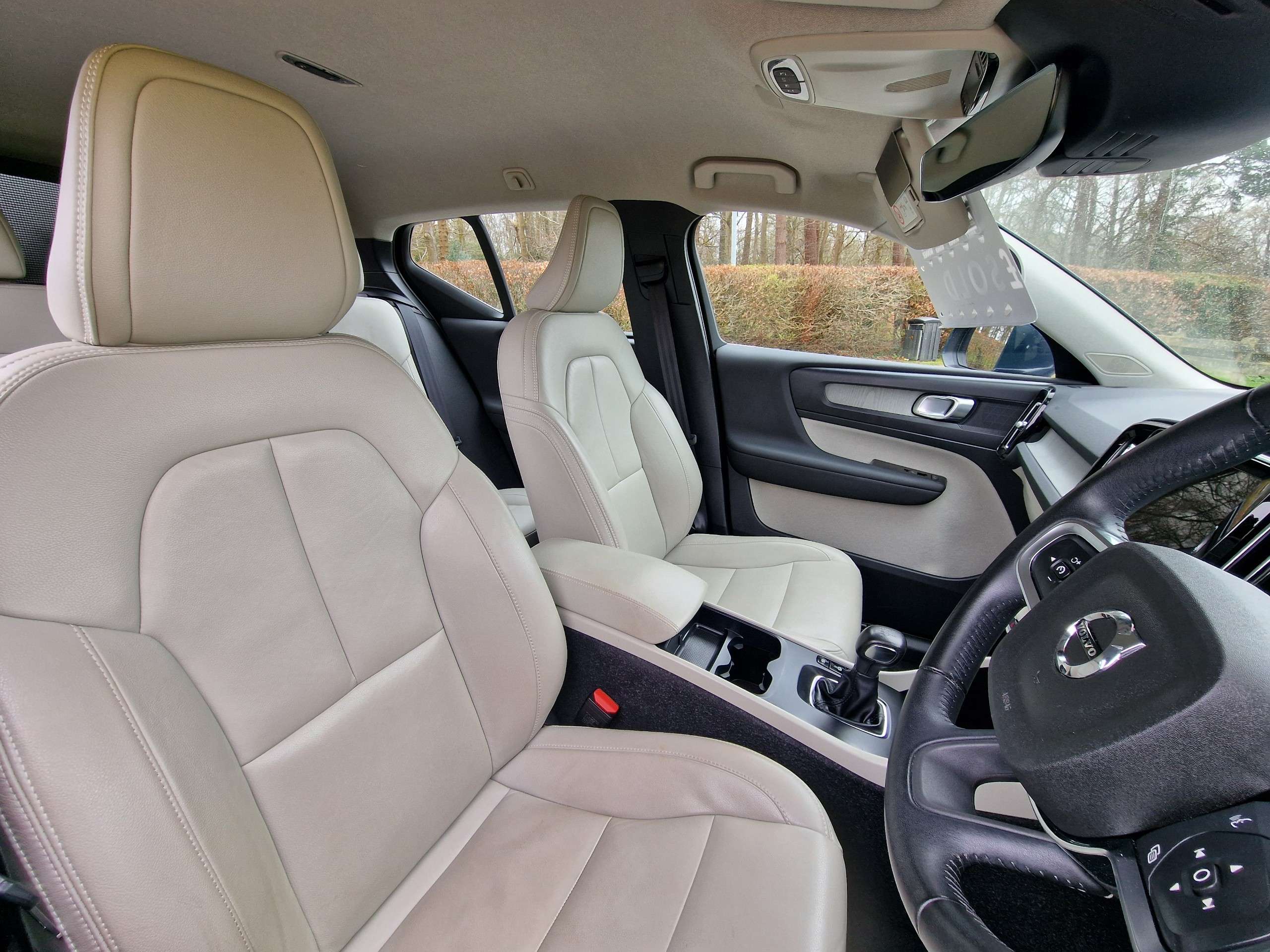 2020 VOLVO XC40 2020 VOLVO XC40