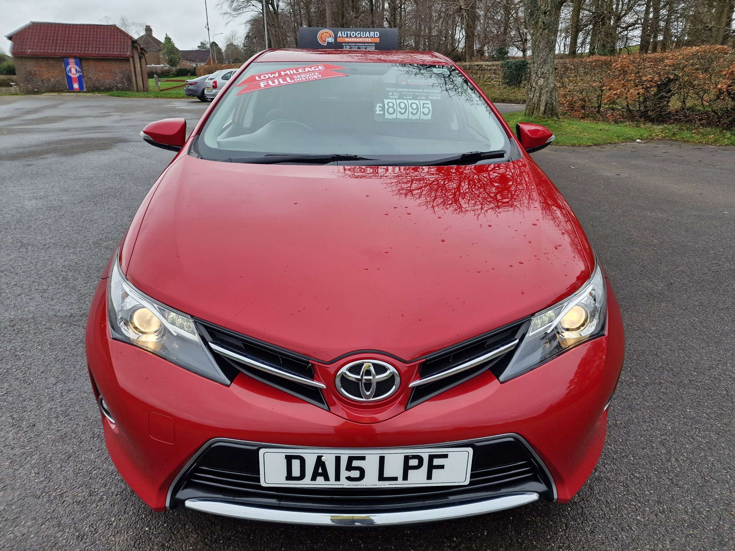 A 2015 TOYOTA AURIS 1.6 V-Matic Icon Plus Hatchback 5dr Petrol Manual Euro 5 (132 ps)+LOW MILEAGE ONLY 55,000 MILES+SAT NAV+HEATED SEATS+ETC A 2015 TOYOTA AURIS 1.6 V-Matic Icon Plus Hatchback 5dr Petrol Manual Euro 5 (132 ps)+LOW MILEAGE ONLY 55,000 MILES+SAT NAV+HEATED SEATS+ETC