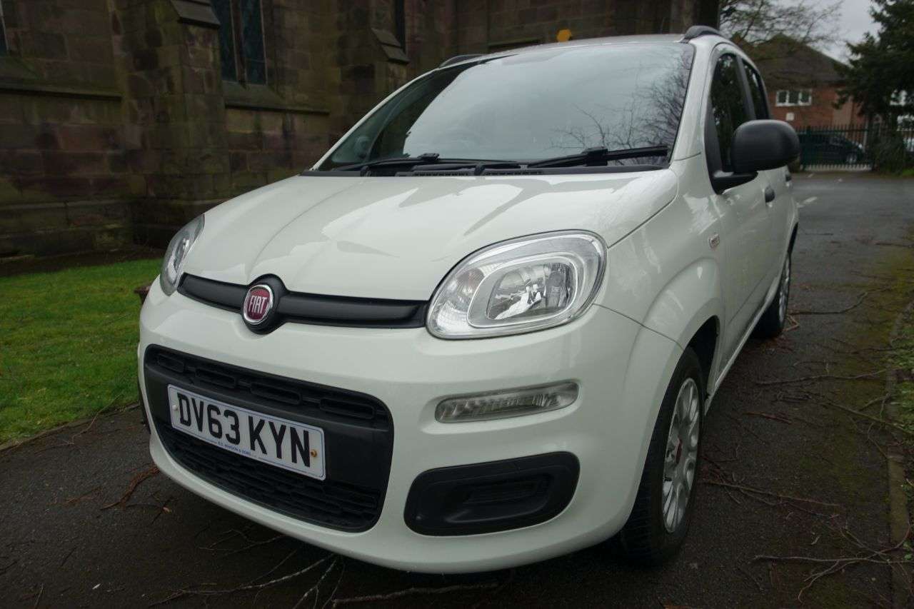 A 2013 FIAT PANDA 1.2 EASY 5d 69 BHP A 2013 FIAT PANDA 1.2 EASY 5d 69 BHP