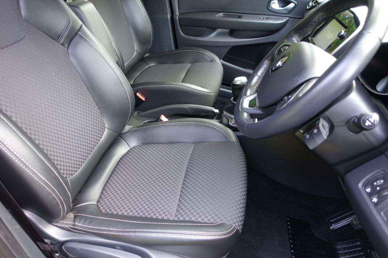 2018 RENAULT CLIO 2018 RENAULT CLIO