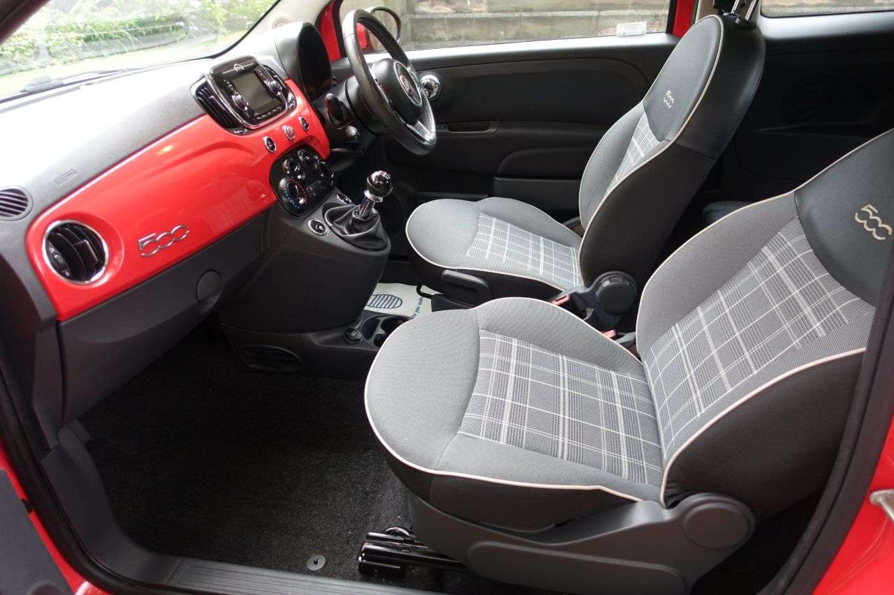 A 2017 FIAT 500 1.2 Lounge Hatchback 3dr Petrol Manual Euro 6 (s/s) (69 bhp) Full Service H A 2017 FIAT 500 1.2 Lounge Hatchback 3dr Petrol Manual Euro 6 (s/s) (69 bhp) Full Service H