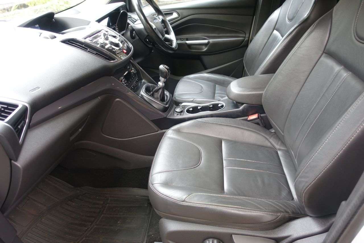 A 2015 FORD KUGA 2.0 TDCi Titanium X Sport SUV 5dr Diesel Manual AWD Euro 6 (s/s) (180 ps) C A 2015 FORD KUGA 2.0 TDCi Titanium X Sport SUV 5dr Diesel Manual AWD Euro 6 (s/s) (180 ps) C