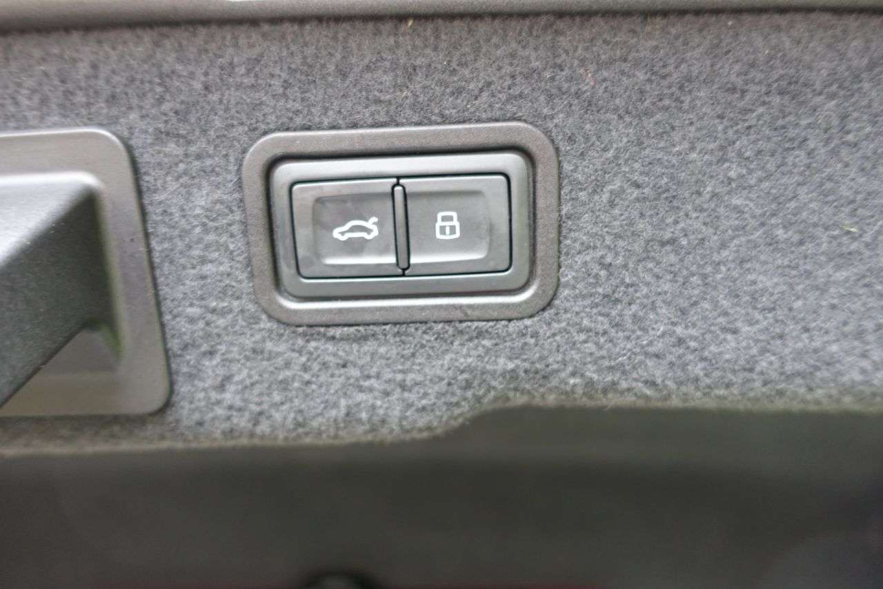 null AUDI A8 null AUDI A8