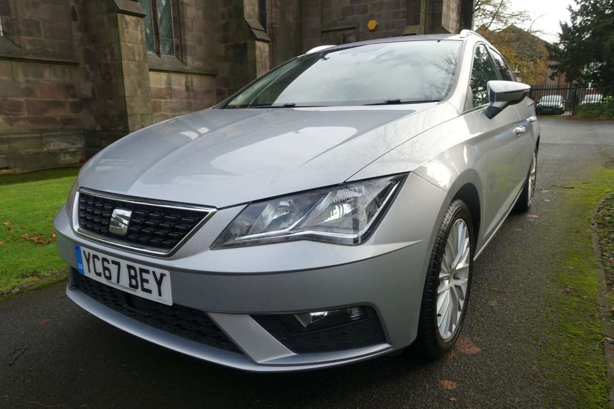 Check out this Seat Leon 2017 Diesel Manual