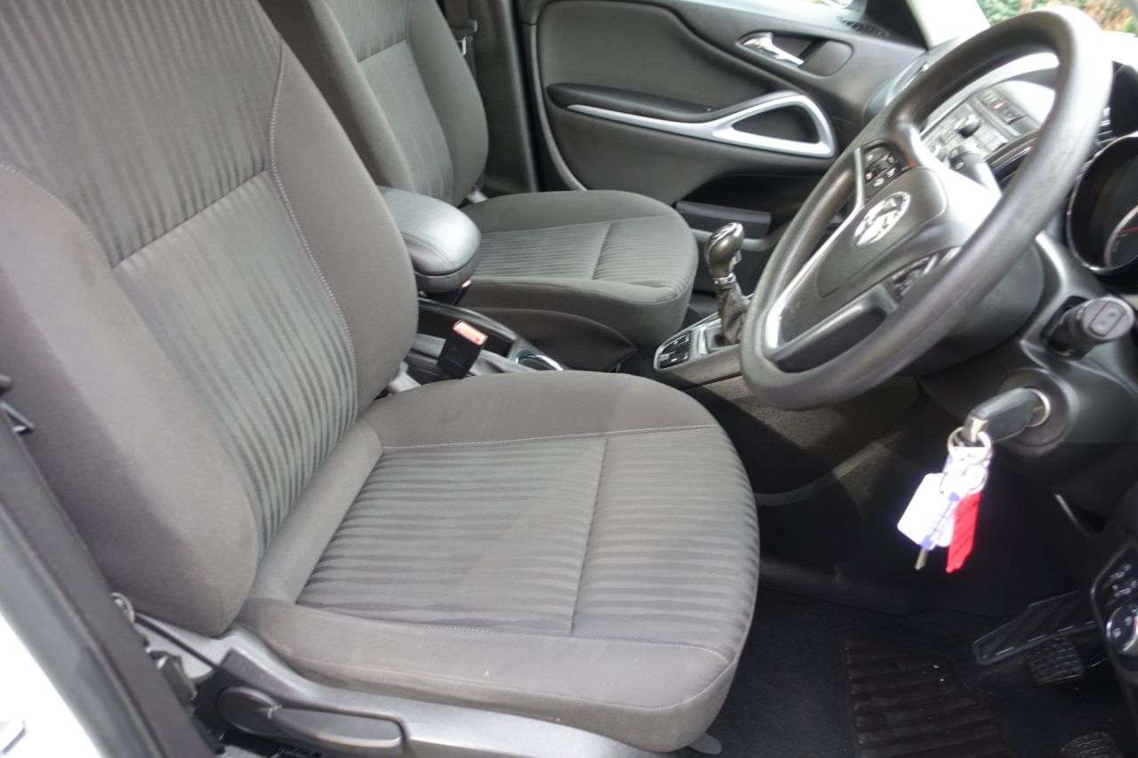 2014 VAUXHALL ZAFIRA TOURER 2014 VAUXHALL ZAFIRA TOURER