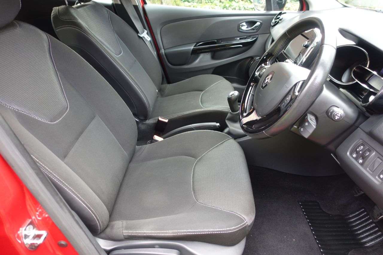 A 2013 RENAULT CLIO 1.5 dCi Dynamique MediaNav Hatchback 5dr Diesel Manual Euro 5 (s/s) (90 ps) A 2013 RENAULT CLIO 1.5 dCi Dynamique MediaNav Hatchback 5dr Diesel Manual Euro 5 (s/s) (90 ps)