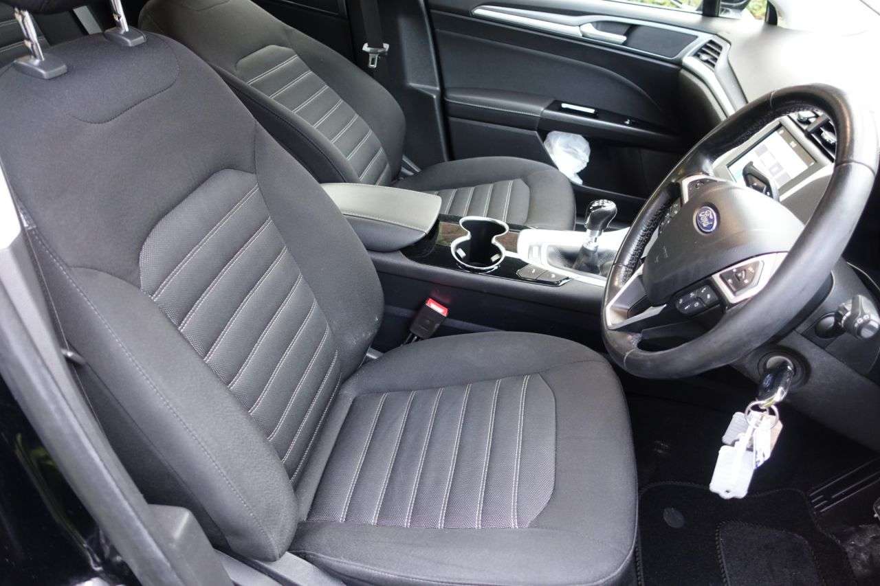 A 2016 FORD MONDEO 1.5 TDCi ECOnetic Zetec Hatchback 5dr Diesel Manual Euro 6 (s/s) (120 ps) O A 2016 FORD MONDEO 1.5 TDCi ECOnetic Zetec Hatchback 5dr Diesel Manual Euro 6 (s/s) (120 ps) O