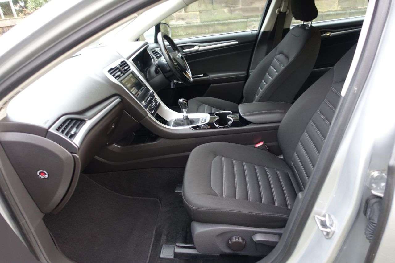 A 2016 FORD MONDEO 2.0 TDCi Zetec Hatchback 5dr Diesel Manual Euro 6 (s/s) (150 ps) Cambelt , A 2016 FORD MONDEO 2.0 TDCi Zetec Hatchback 5dr Diesel Manual Euro 6 (s/s) (150 ps) Cambelt ,